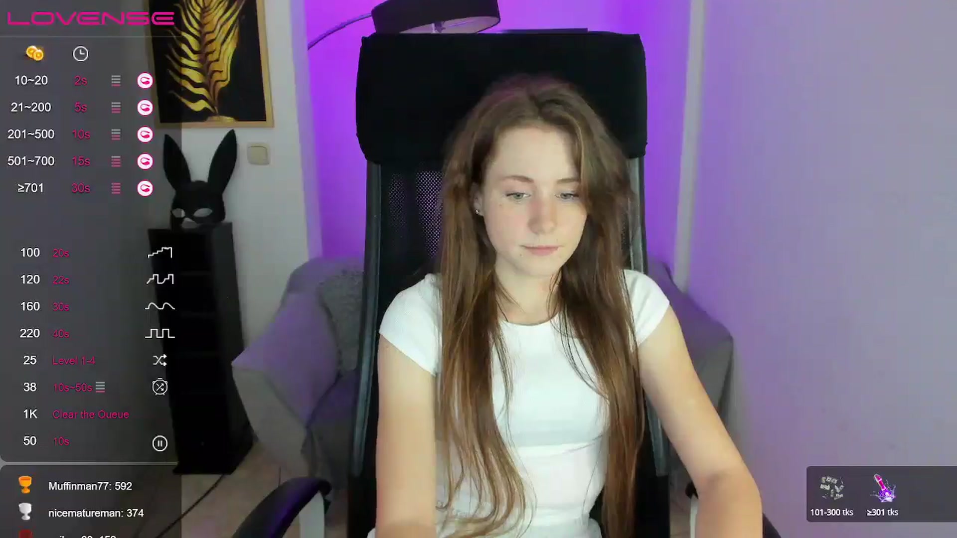 Gallery image thumbnail from Moonshinee's myfreecams stream on, 12/04/2024, 18:39 image 13 of 20