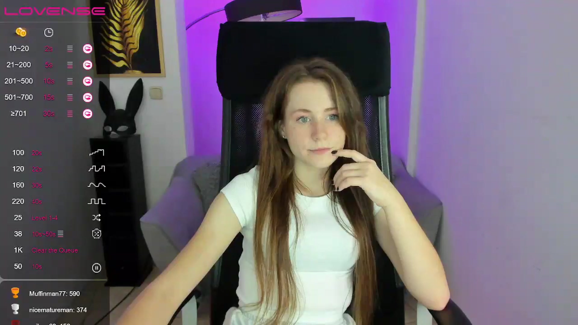 Gallery image thumbnail from Moonshinee's myfreecams stream on, 12/04/2024, 18:39 image 10 of 20