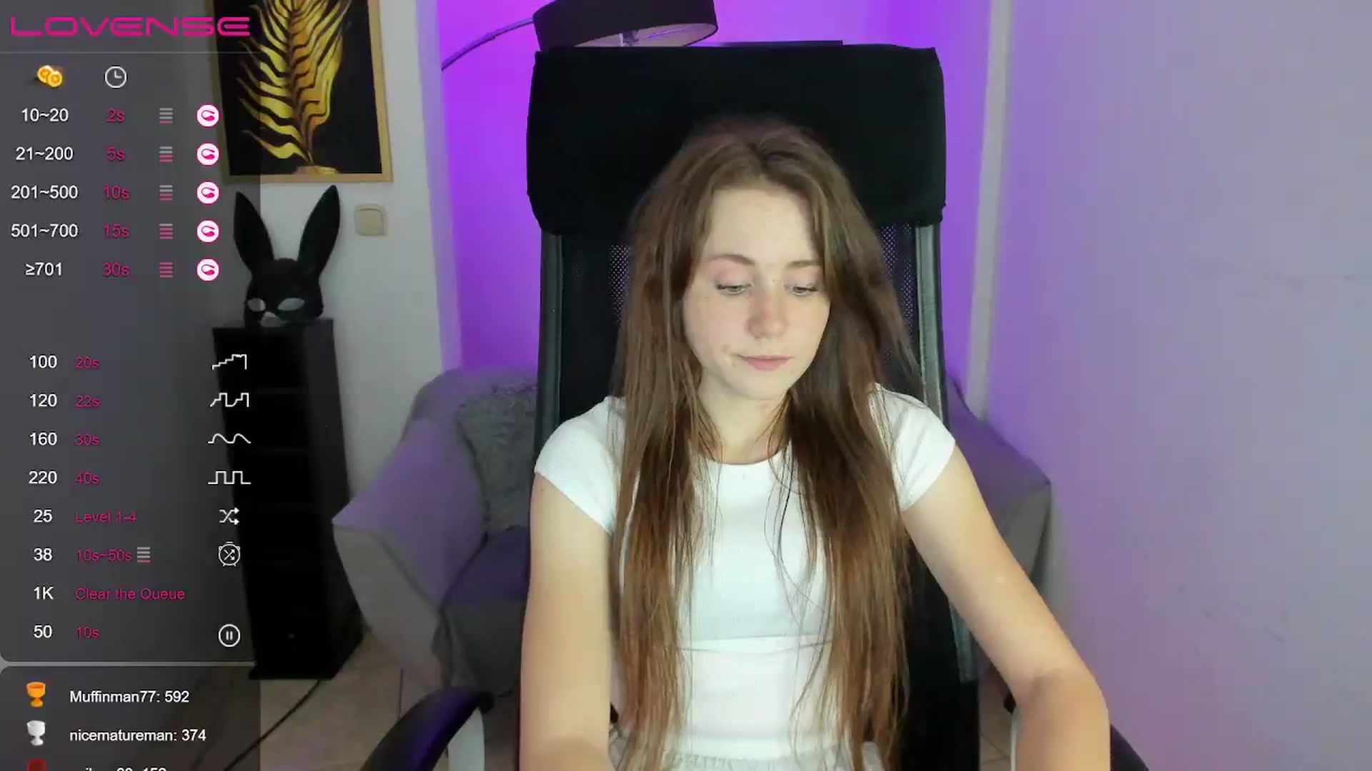 Gallery image thumbnail from Moonshinee's myfreecams stream on, 12/04/2024, 19:33 image 1 of 20