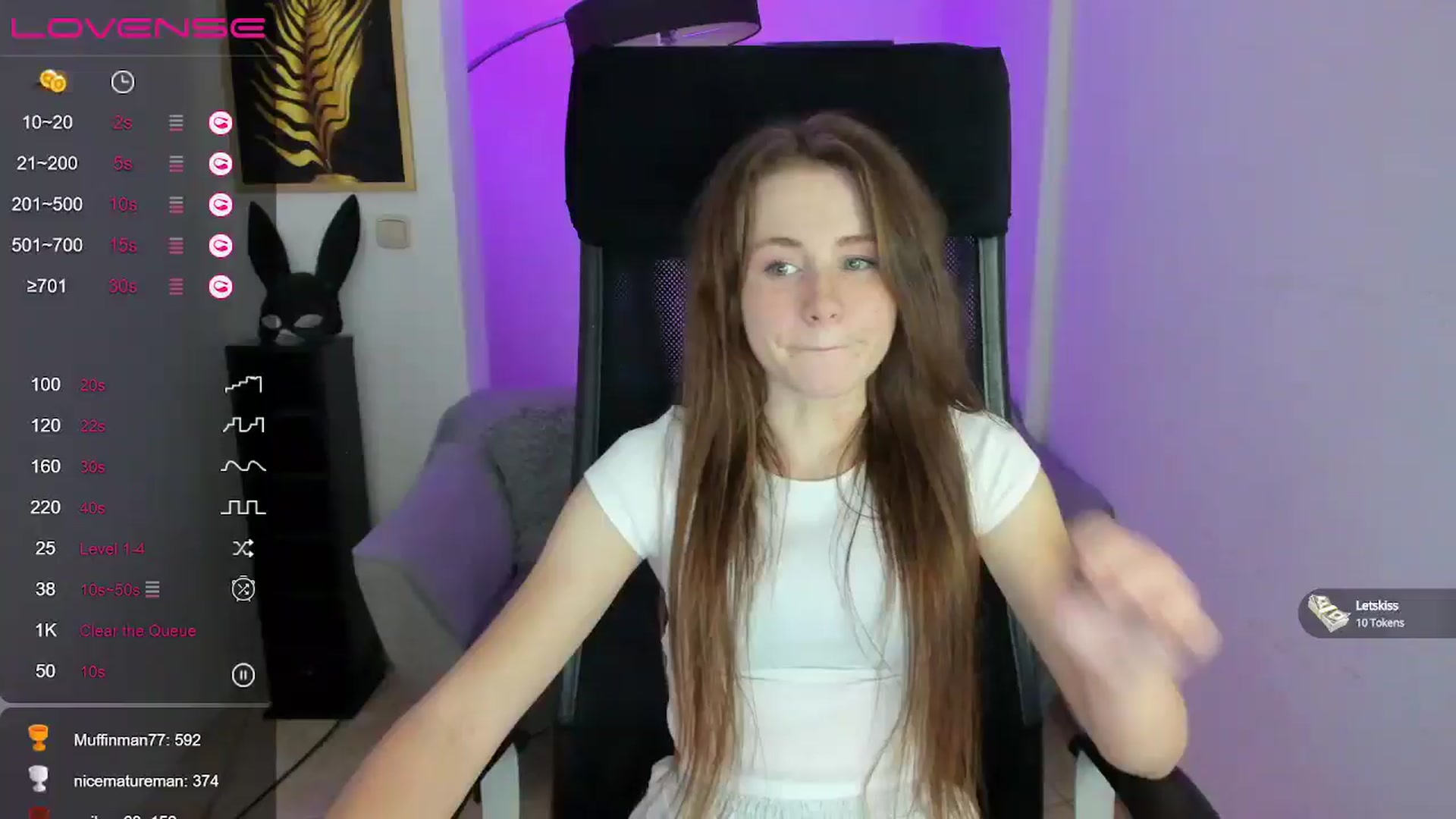 Gallery image thumbnail from Moonshinee's myfreecams stream on, 12/04/2024, 19:33 image 7 of 20