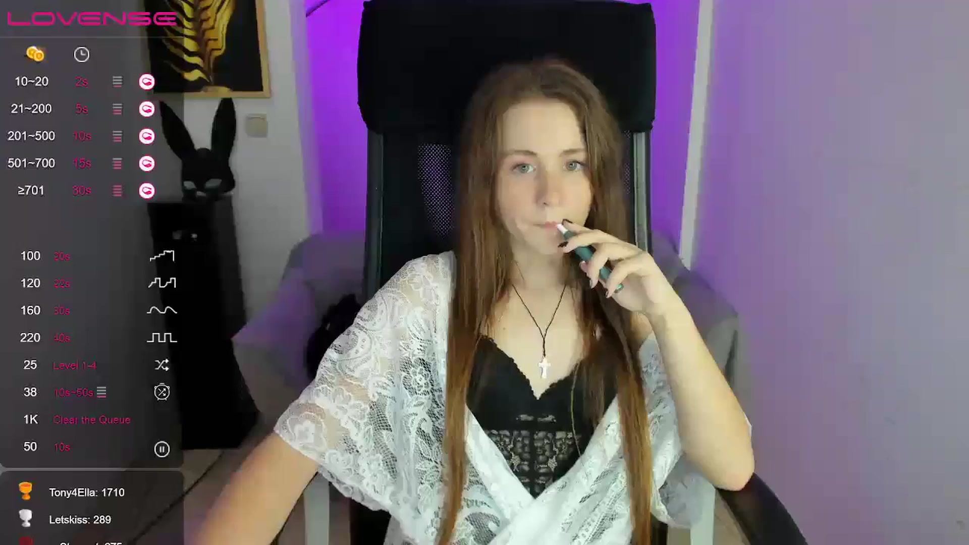 Gallery image thumbnail from Moonshinee's myfreecams stream on, 12/05/2024, 19:24 image 17 of 20