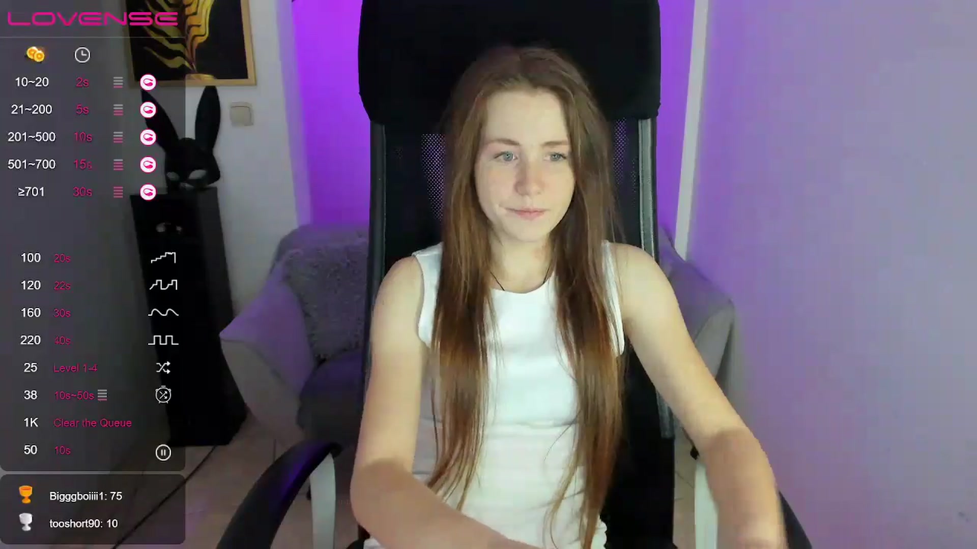 Gallery image thumbnail from Moonshinee's myfreecams stream on, 12/06/2024, 14:00 image 6 of 20