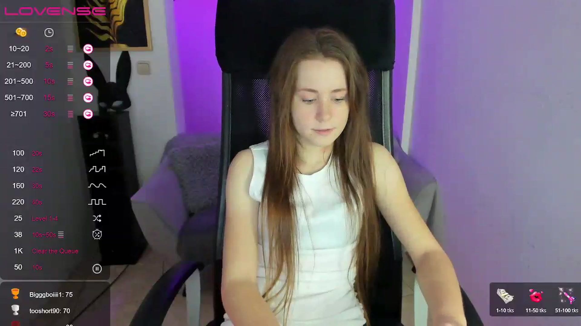 Gallery image thumbnail from Moonshinee's myfreecams stream on, 12/06/2024, 14:00 image 16 of 20