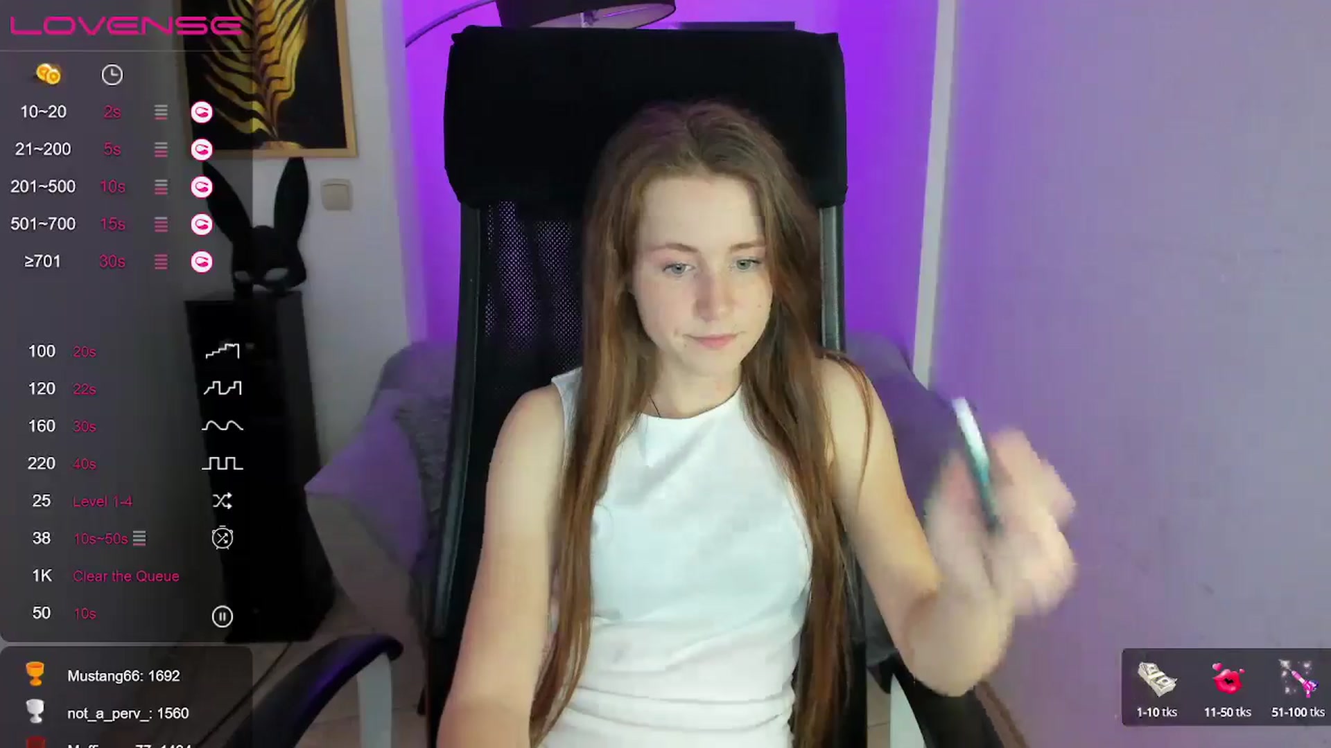 Gallery image thumbnail from Moonshinee's myfreecams stream on, 12/06/2024, 19:53 image 8 of 20