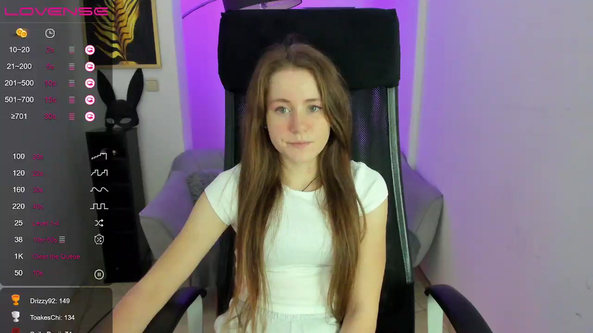 Gallery image thumbnail from Moonshinee's myfreecams stream on, 12/08/2024, 15:43 image 6 of 20