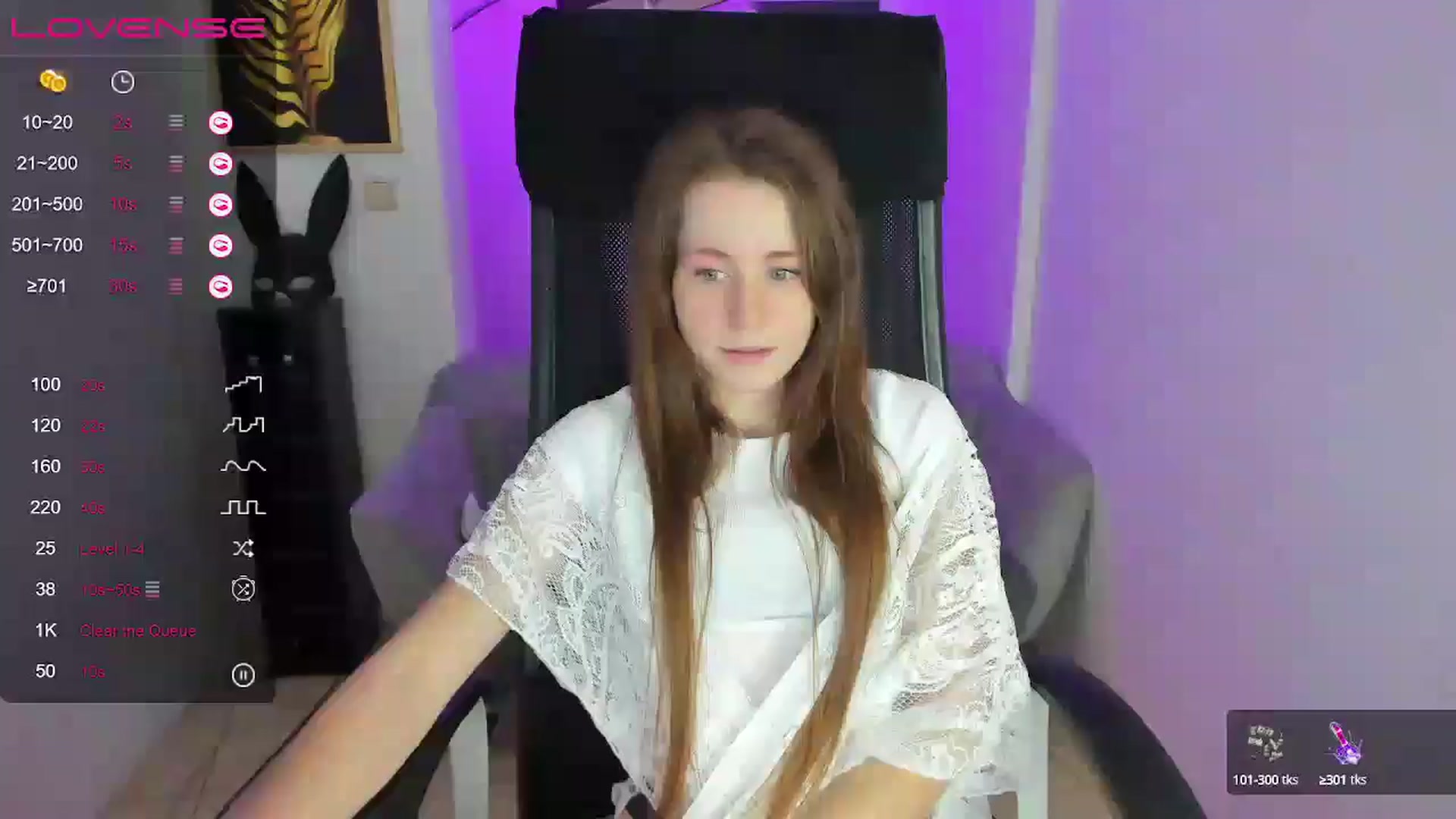 Gallery image thumbnail from Moonshinee's myfreecams stream on, 12/08/2024, 18:51 image 2 of 20