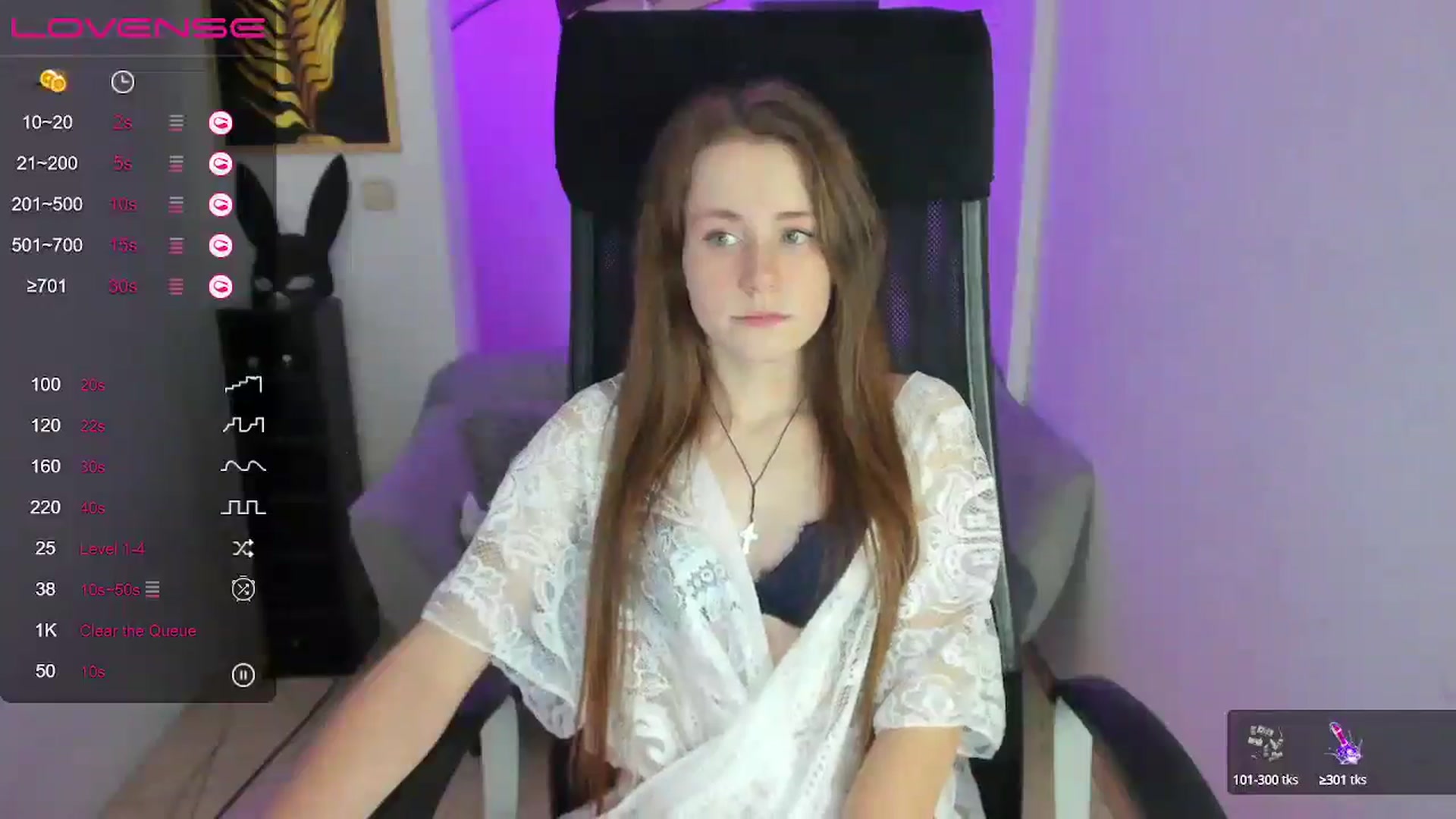 Gallery image thumbnail from Moonshinee's myfreecams stream on, 12/08/2024, 18:51 image 17 of 20