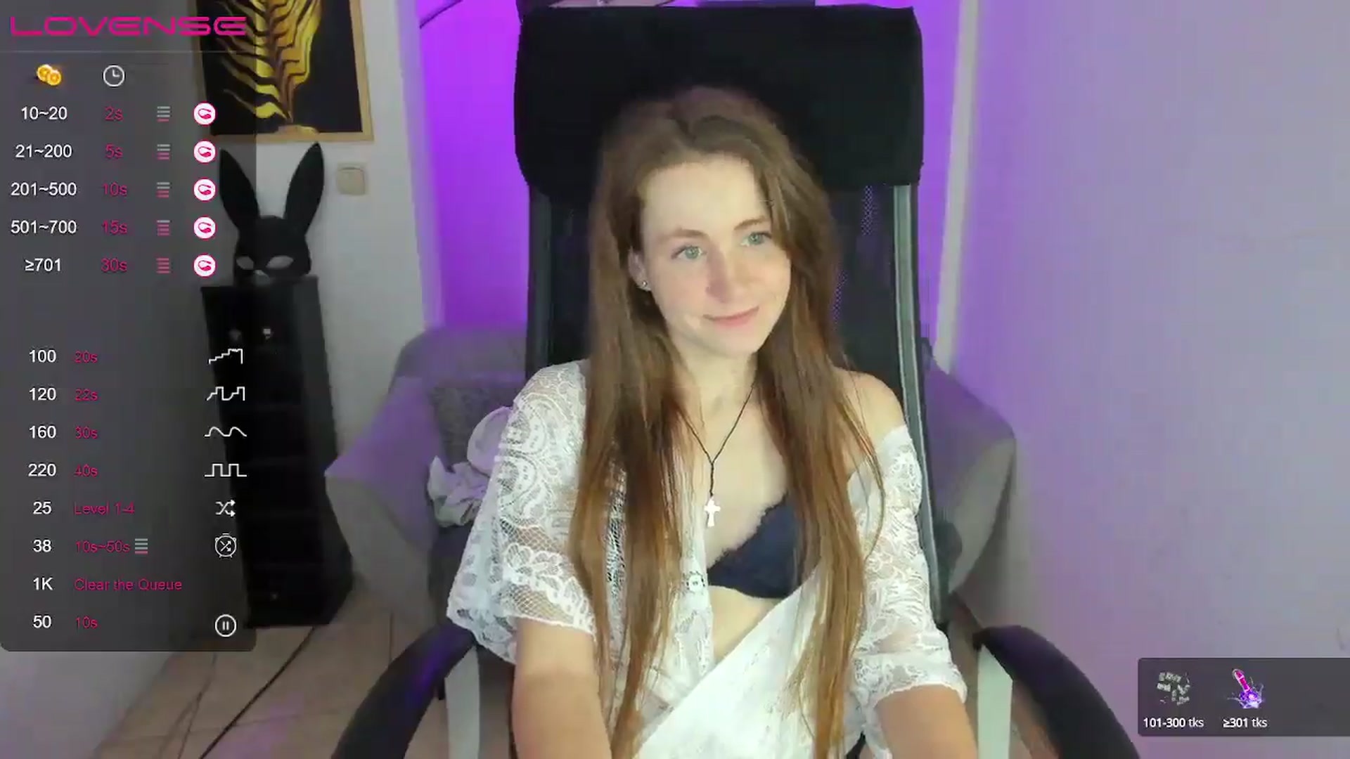 Gallery image thumbnail from Moonshinee's myfreecams stream on, 12/08/2024, 18:51 image 15 of 20