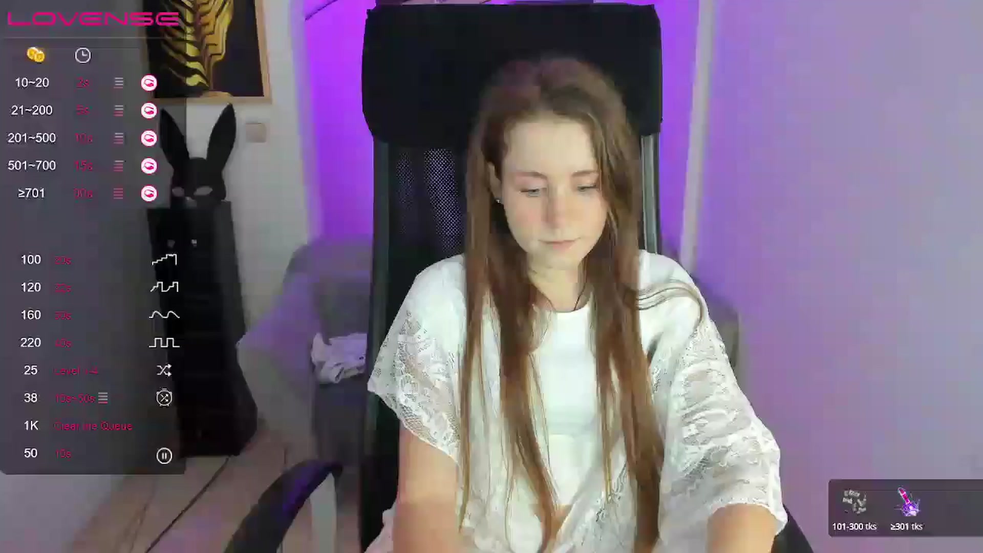 Gallery image thumbnail from Moonshinee's myfreecams stream on, 12/08/2024, 18:51 image 5 of 20
