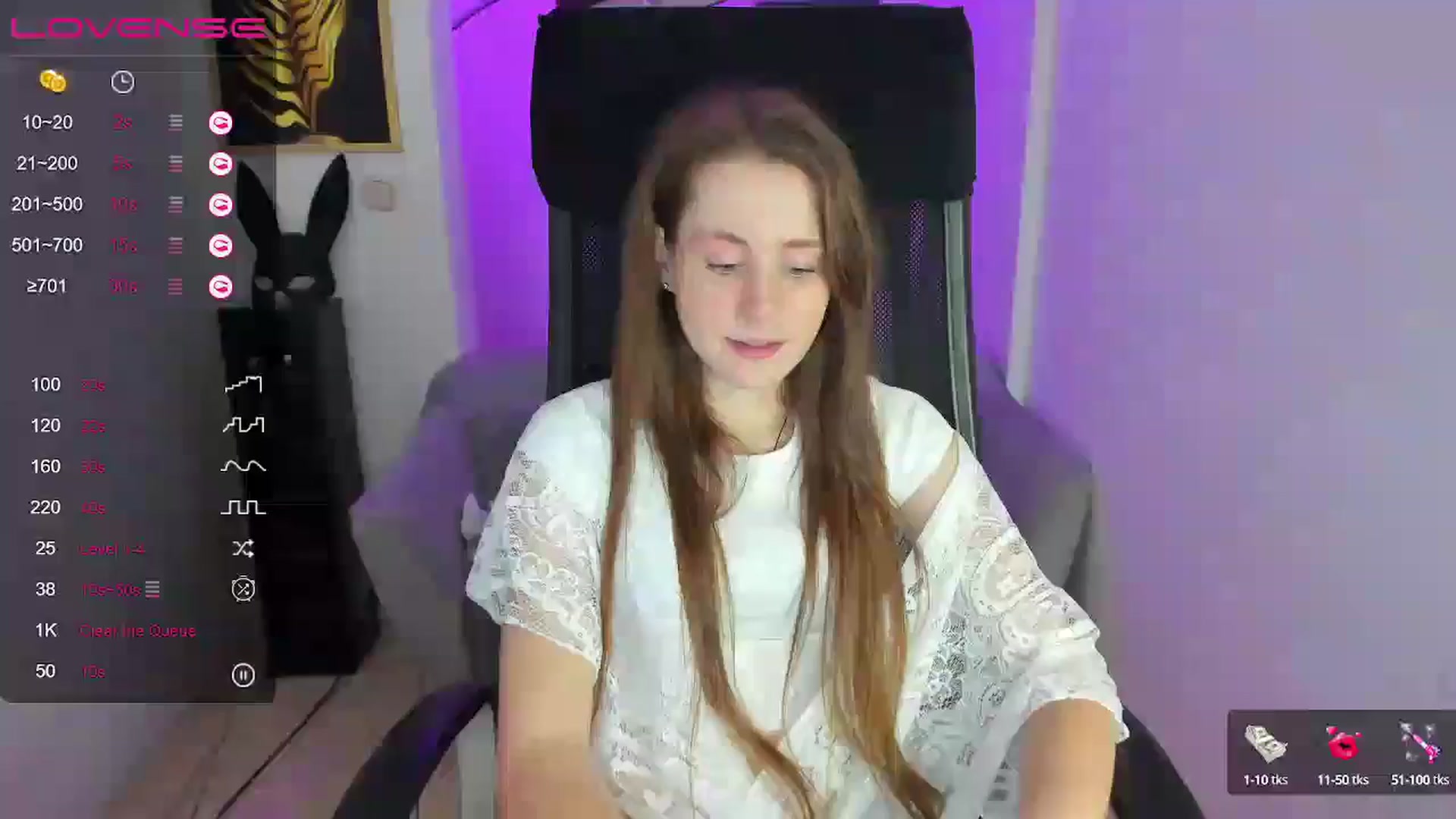 Gallery image thumbnail from Moonshinee's myfreecams stream on, 12/08/2024, 18:51 image 7 of 20