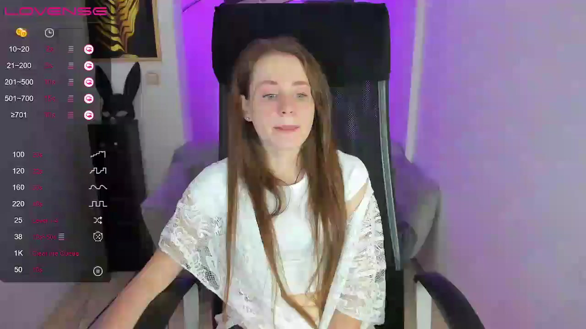 Gallery image thumbnail from Moonshinee's myfreecams stream on, 12/08/2024, 18:51 image 8 of 20