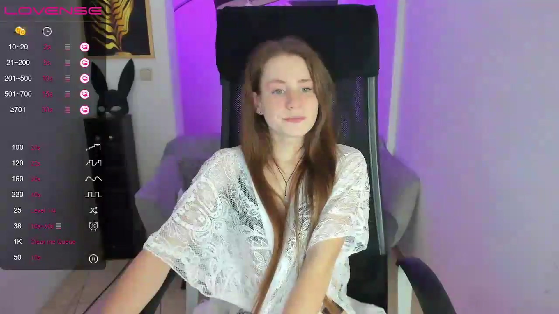 Gallery image thumbnail from Moonshinee's myfreecams stream on, 12/08/2024, 18:51 image 11 of 20