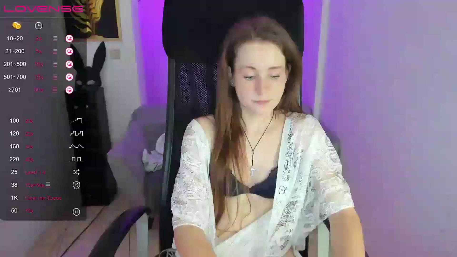 Gallery image thumbnail from Moonshinee's myfreecams stream on, 12/08/2024, 20:30 image 17 of 20