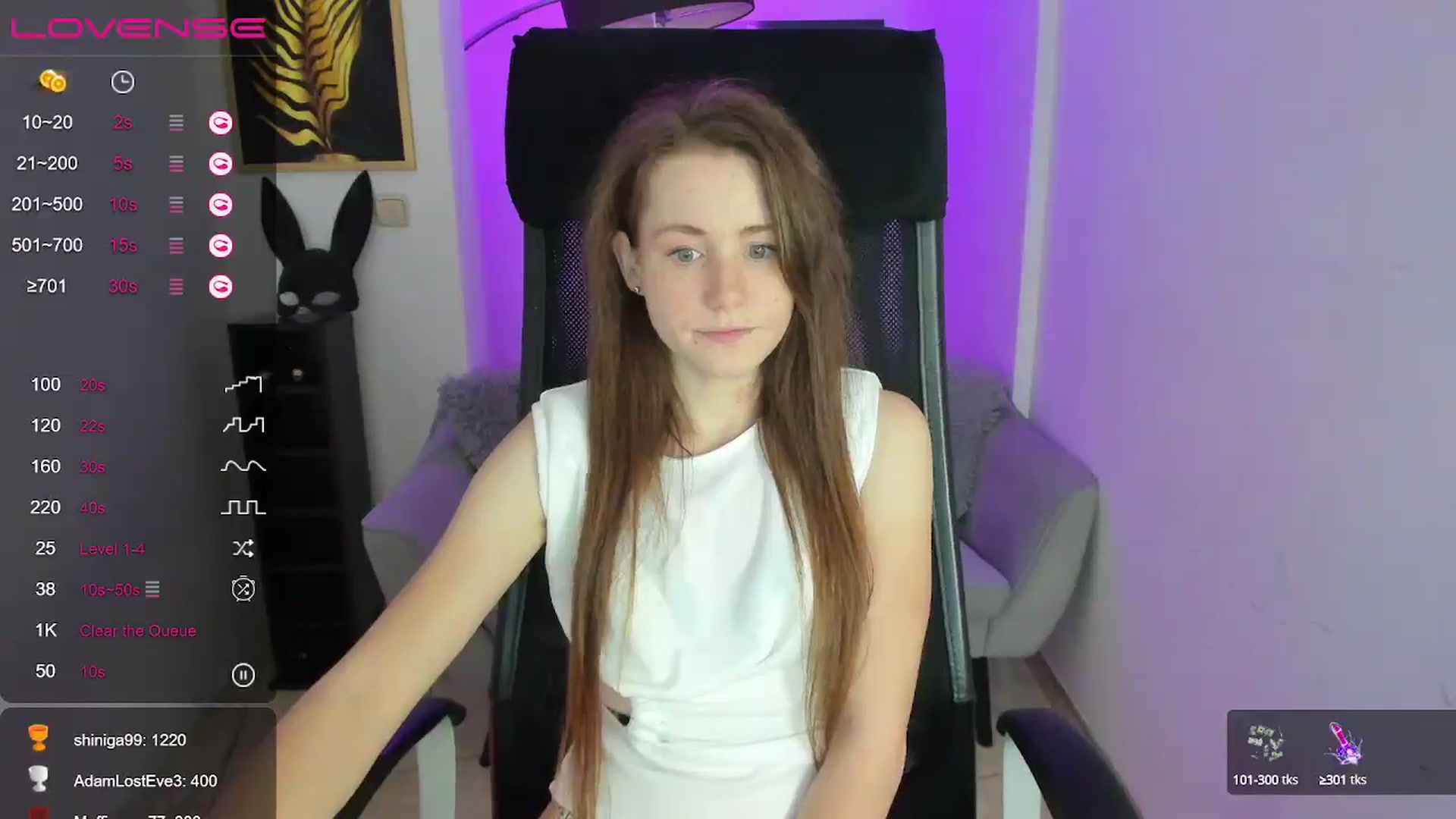 Gallery image thumbnail from Moonshinee's myfreecams stream on, 12/10/2024, 16:17 image 13 of 20