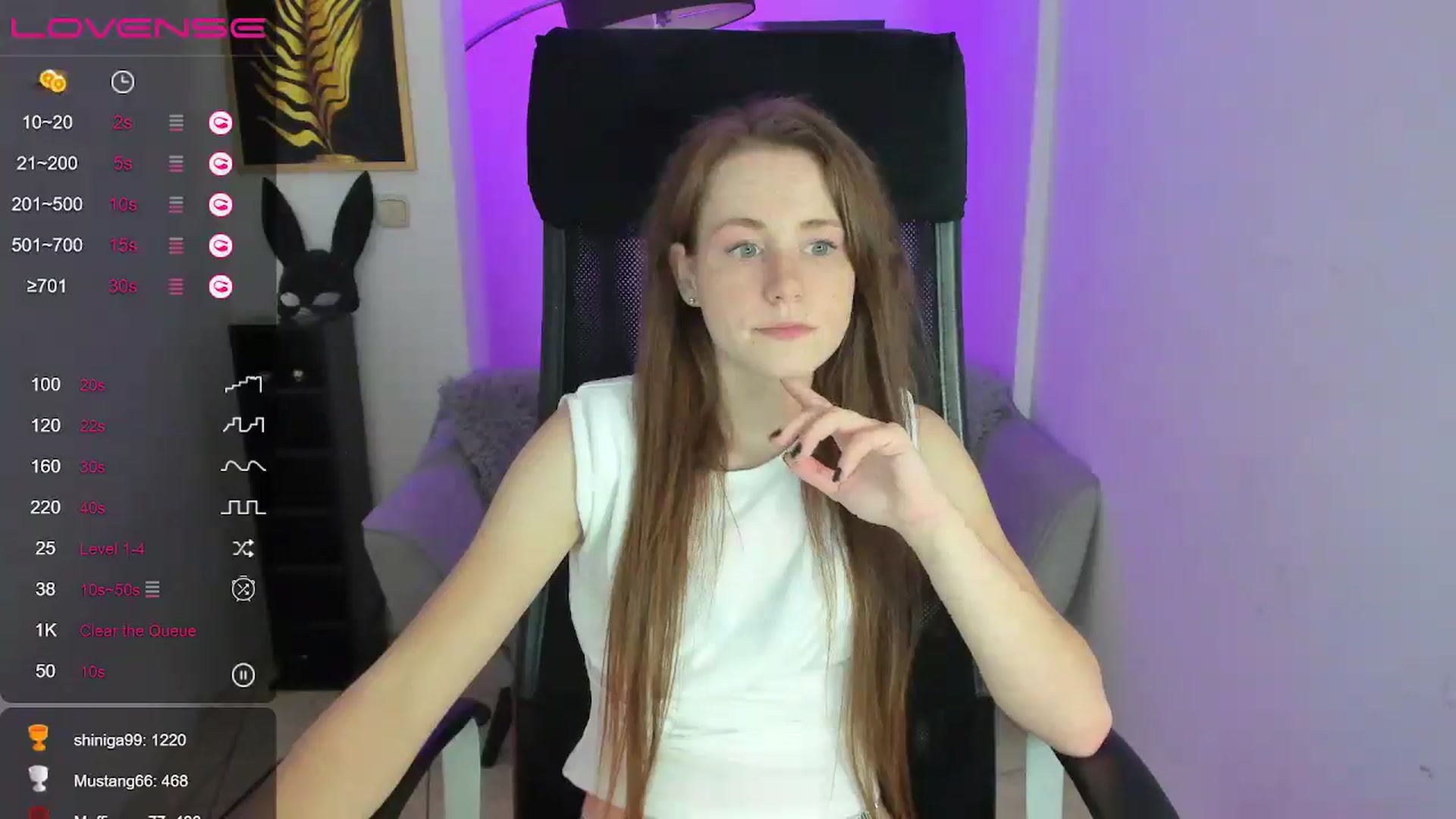 Gallery image thumbnail from Moonshinee's myfreecams stream on, 12/10/2024, 18:43 image 10 of 20
