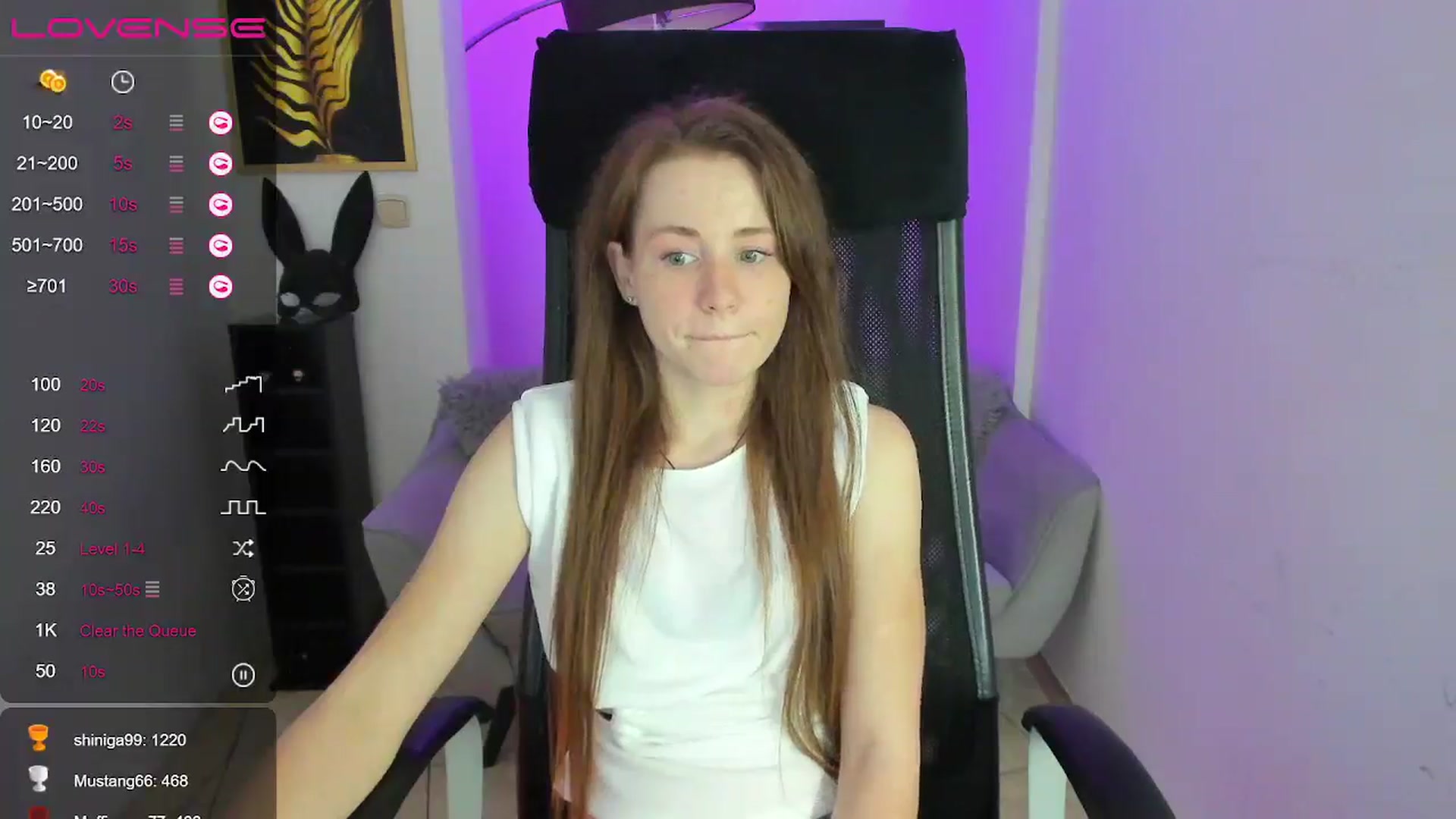 Gallery image thumbnail from Moonshinee's myfreecams stream on, 12/10/2024, 18:43 image 9 of 20