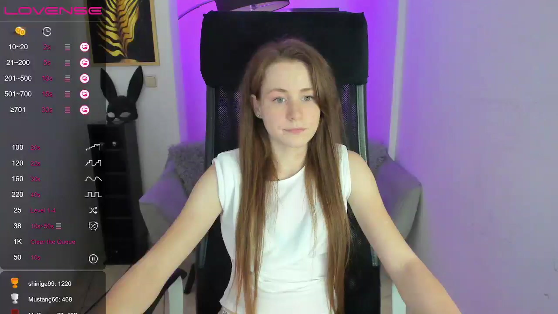 Gallery image thumbnail from Moonshinee's myfreecams stream on, 12/10/2024, 18:43 image 12 of 20