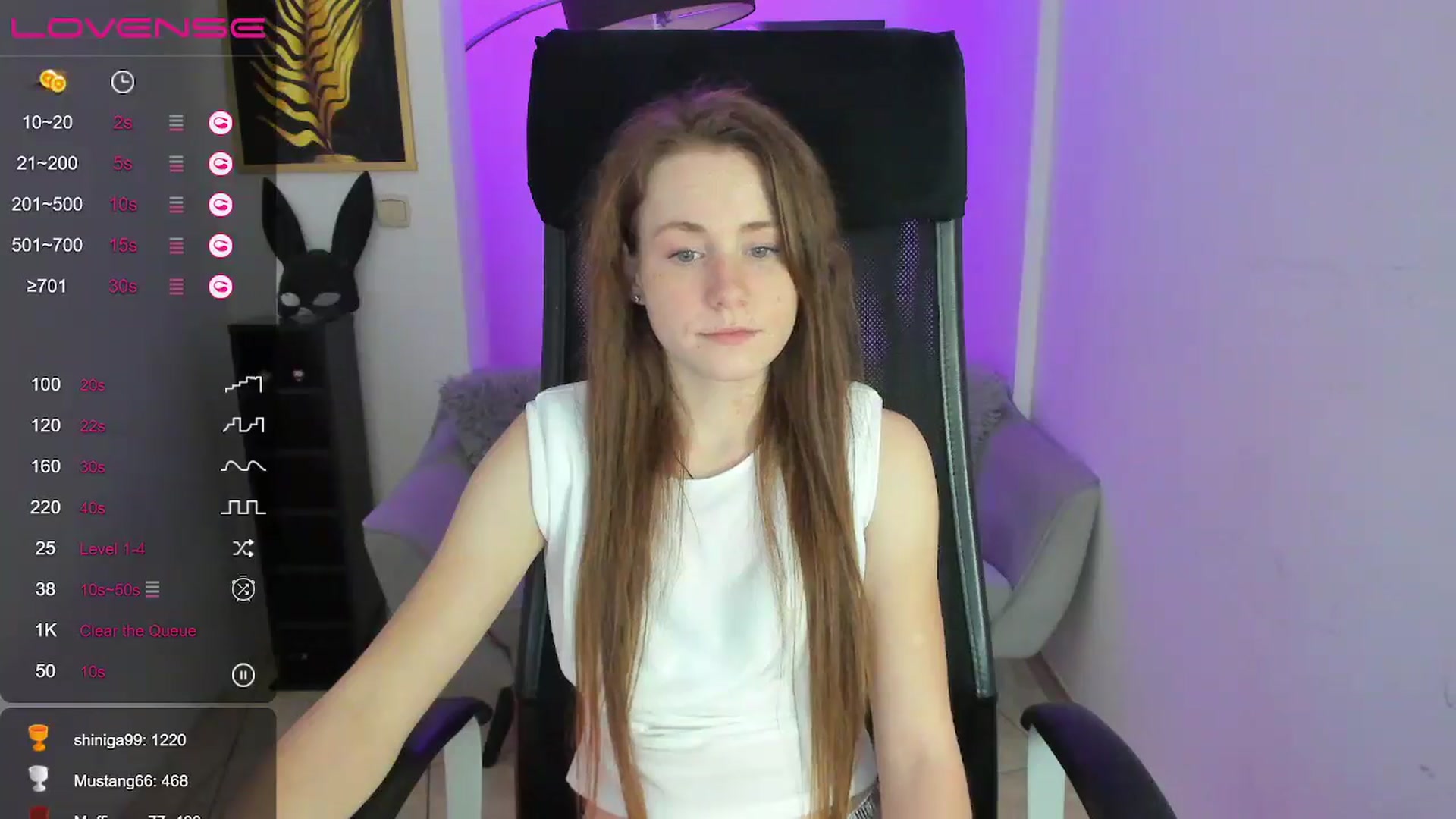 Gallery image thumbnail from Moonshinee's myfreecams stream on, 12/10/2024, 18:43 image 5 of 20