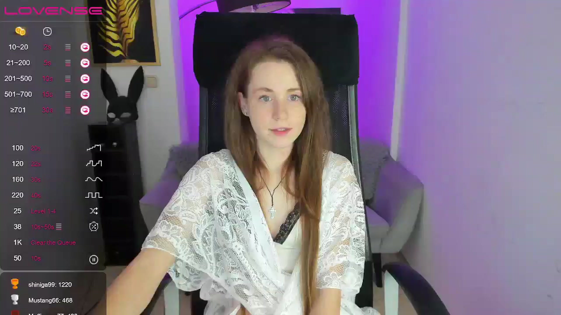Gallery image thumbnail from Moonshinee's myfreecams stream on, 12/10/2024, 18:43 image 19 of 20
