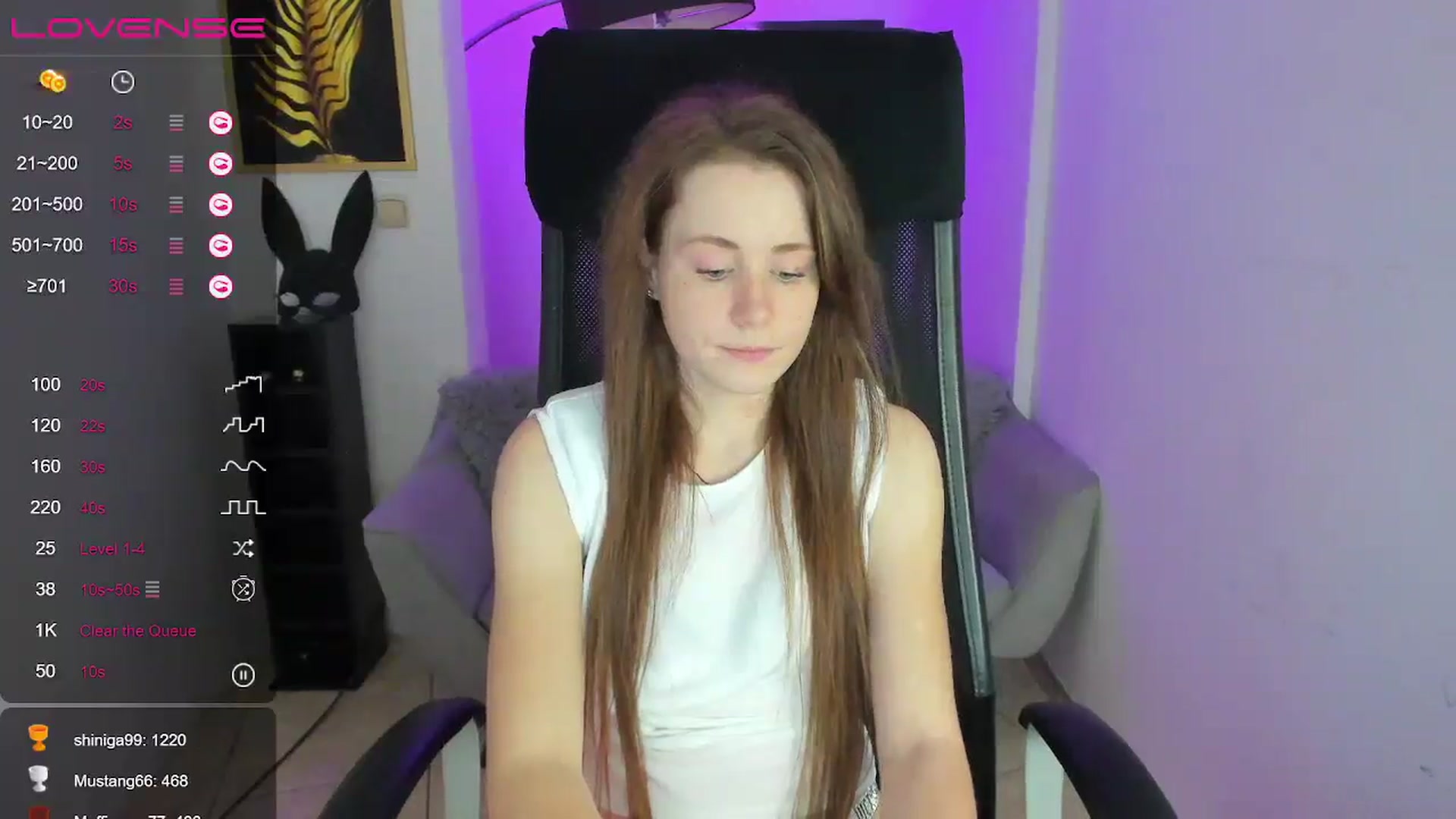 Gallery image thumbnail from Moonshinee's myfreecams stream on, 12/10/2024, 18:43 image 4 of 20