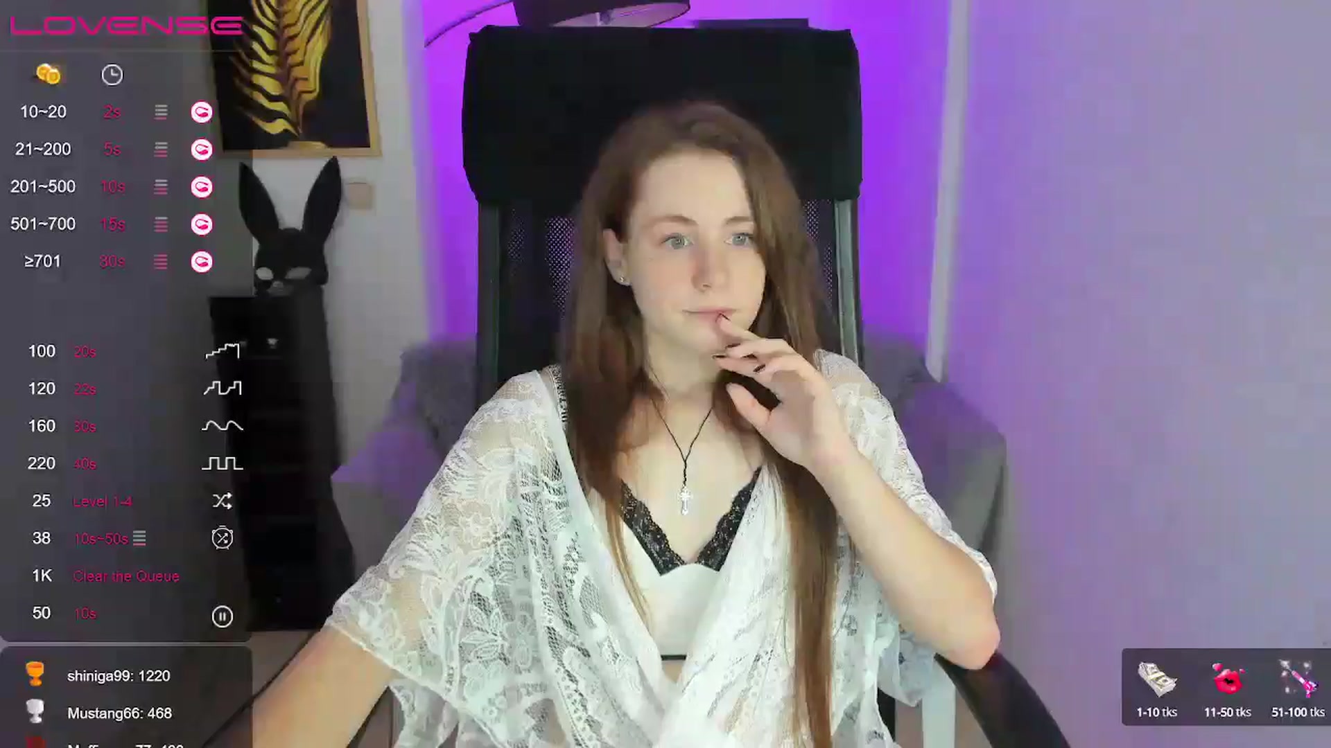 Gallery image thumbnail from Moonshinee's myfreecams stream on, 12/10/2024, 18:43 image 18 of 20
