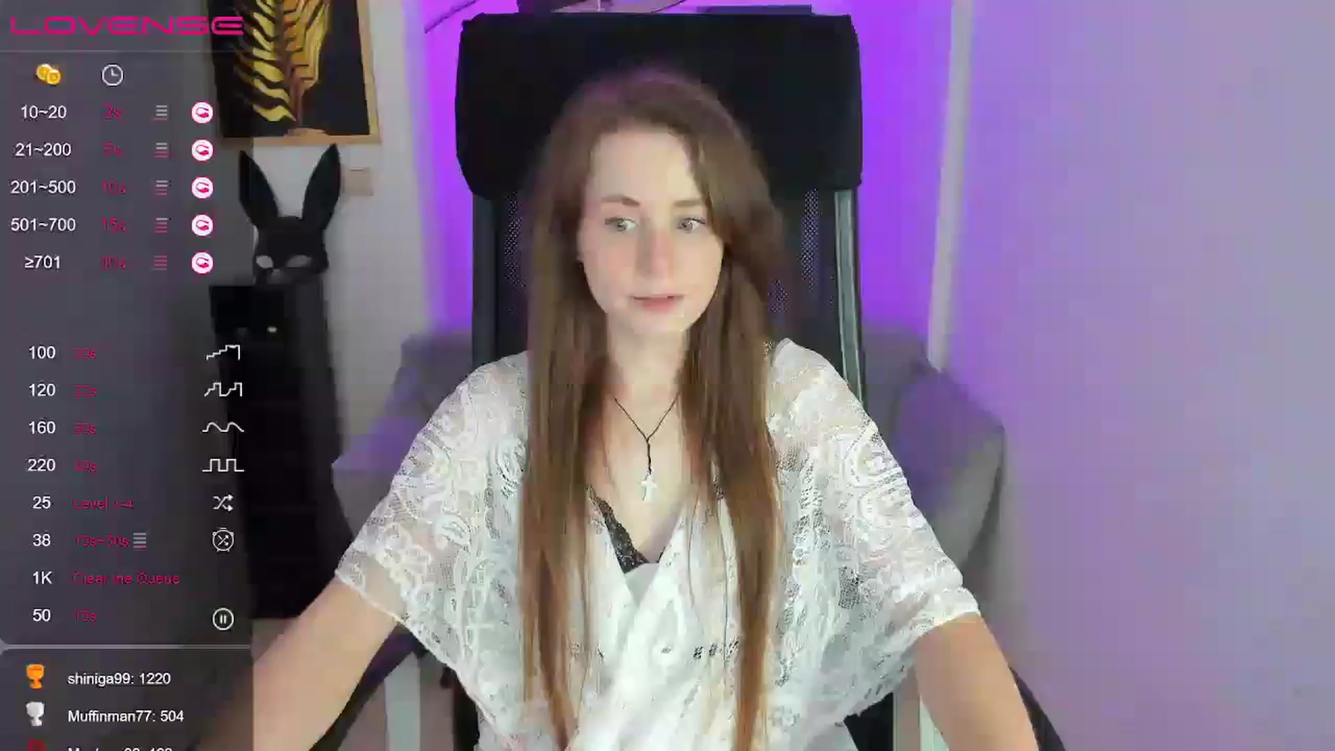 Gallery image thumbnail from Moonshinee's myfreecams stream on, 12/10/2024, 19:53 image 10 of 20