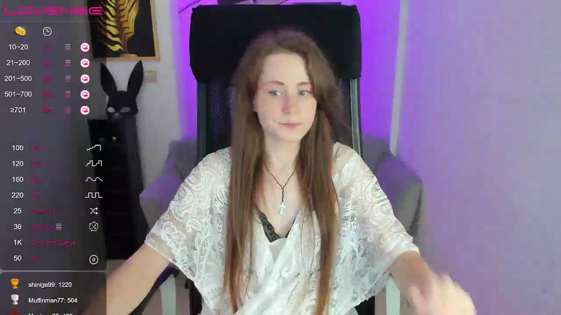 Gallery image thumbnail from Moonshinee's myfreecams stream on, 12/10/2024, 19:53 image 11 of 20