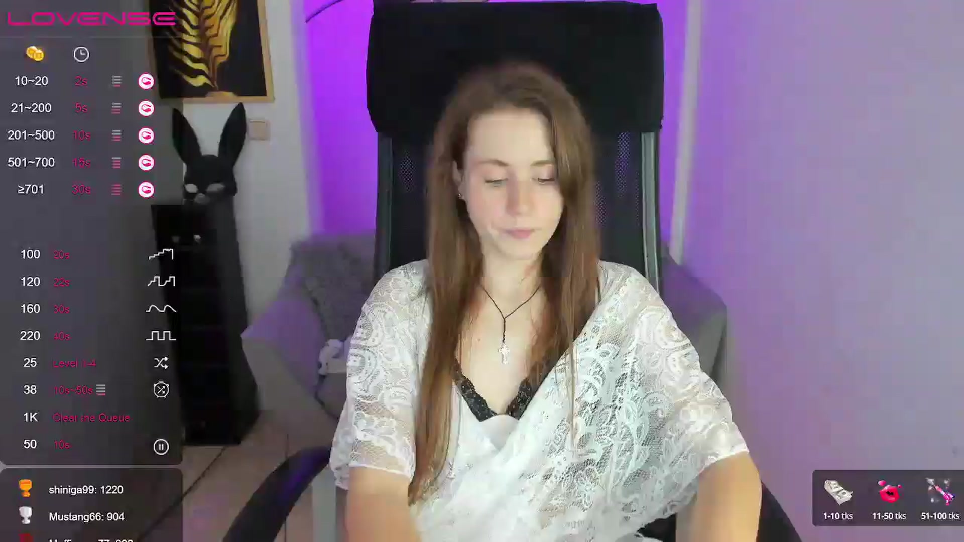 Gallery image thumbnail from Moonshinee's myfreecams stream on, 12/10/2024, 21:07 image 1 of 20