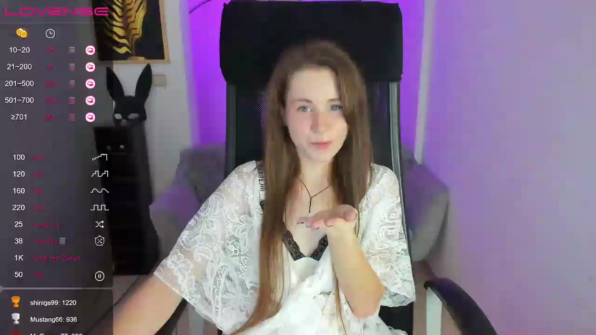 Gallery image thumbnail from Moonshinee's myfreecams stream on, 12/10/2024, 21:07 image 11 of 20