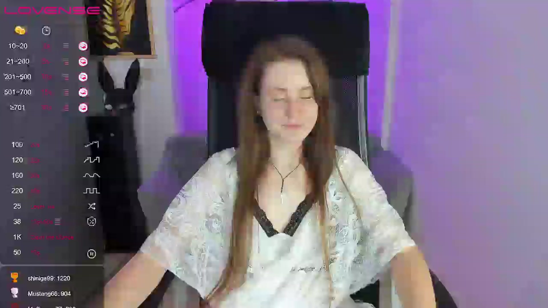 Gallery image thumbnail from Moonshinee's myfreecams stream on, 12/10/2024, 21:07 image 4 of 20