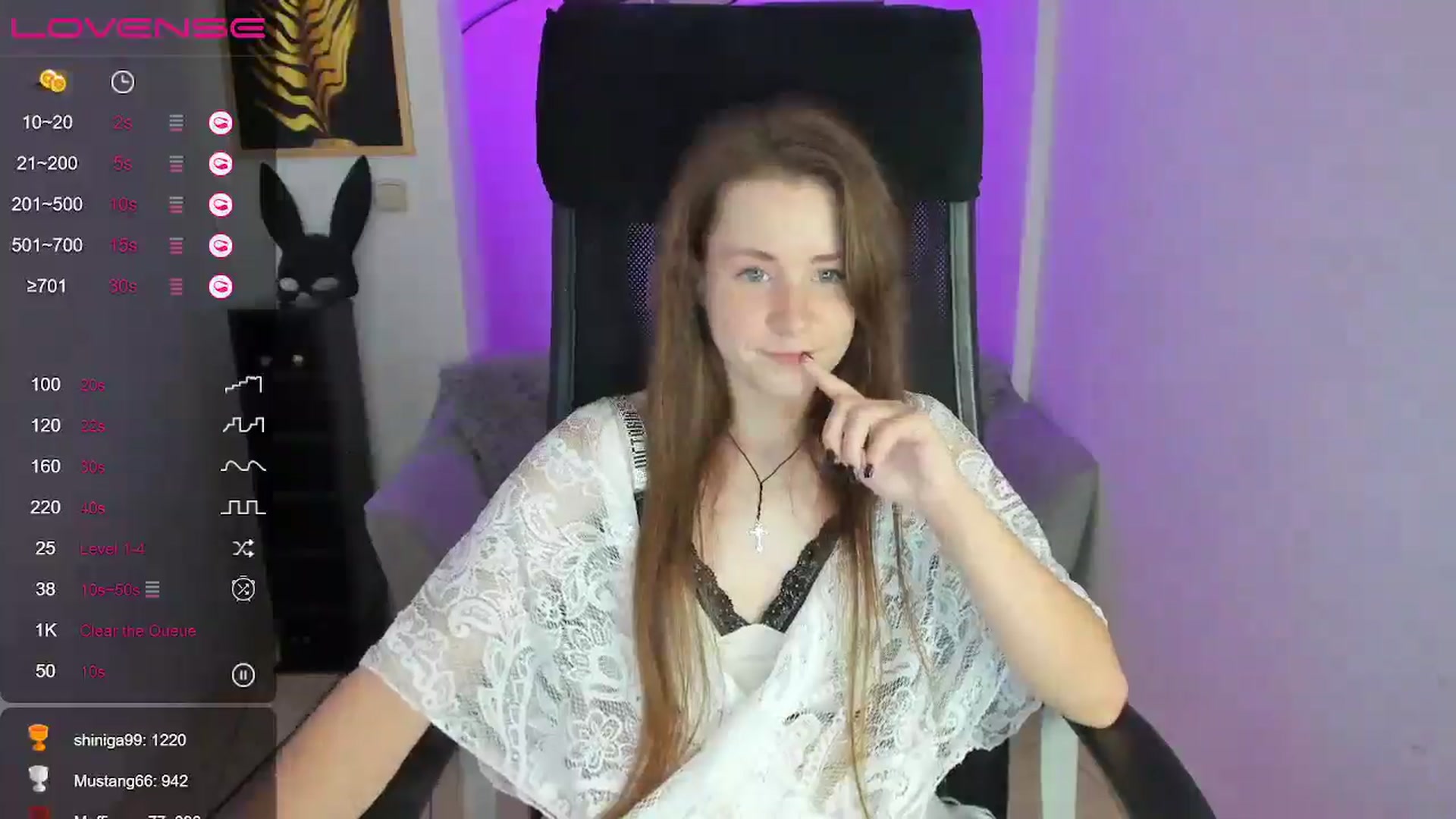Gallery image thumbnail from Moonshinee's myfreecams stream on, 12/10/2024, 21:07 image 15 of 20