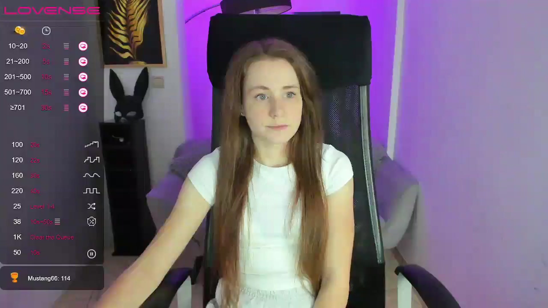 Gallery image thumbnail from Moonshinee's myfreecams stream on, 12/13/2024, 14:31 image 18 of 20