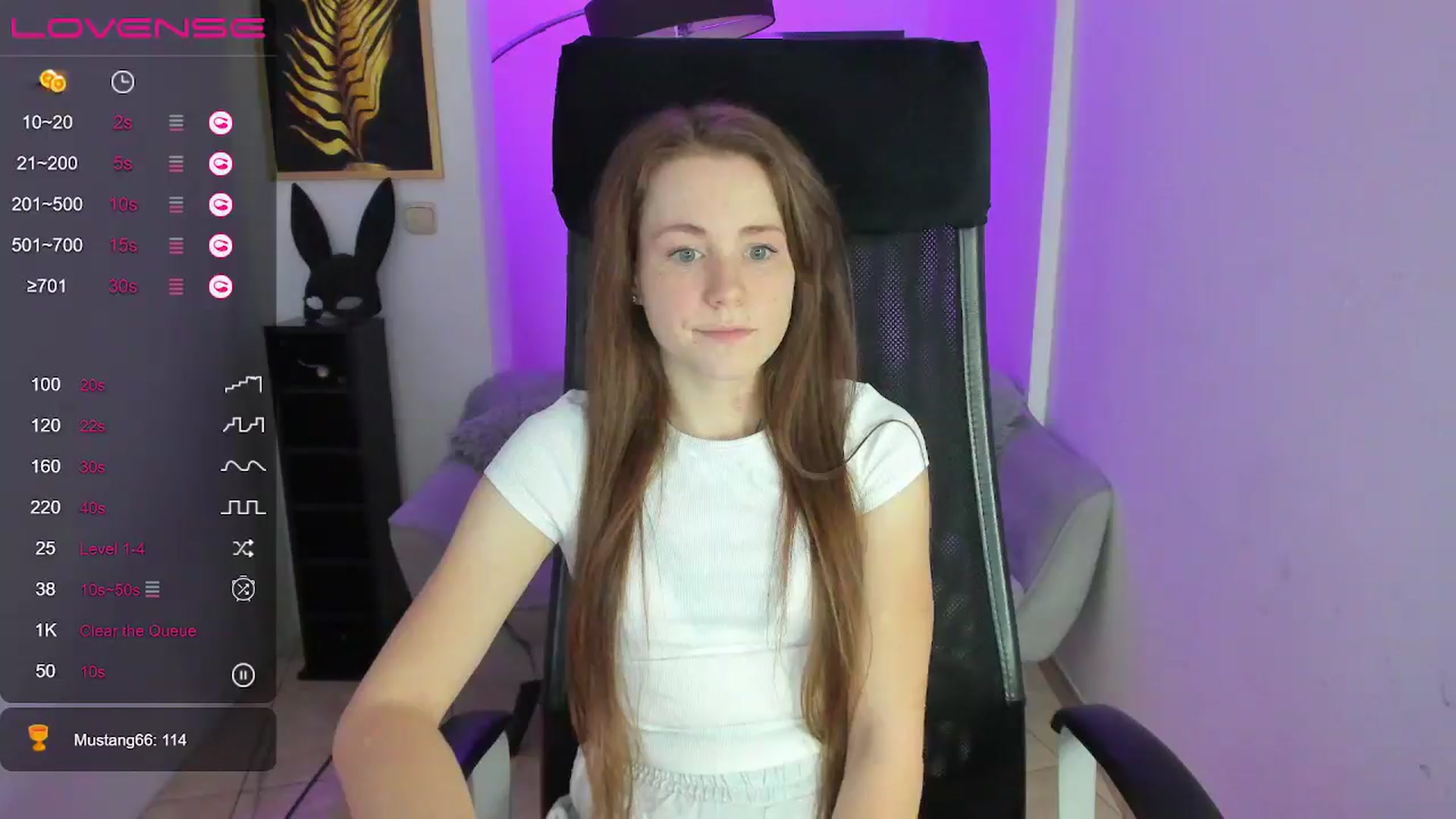 Gallery image thumbnail from Moonshinee's myfreecams stream on, 12/13/2024, 14:31 image 11 of 20