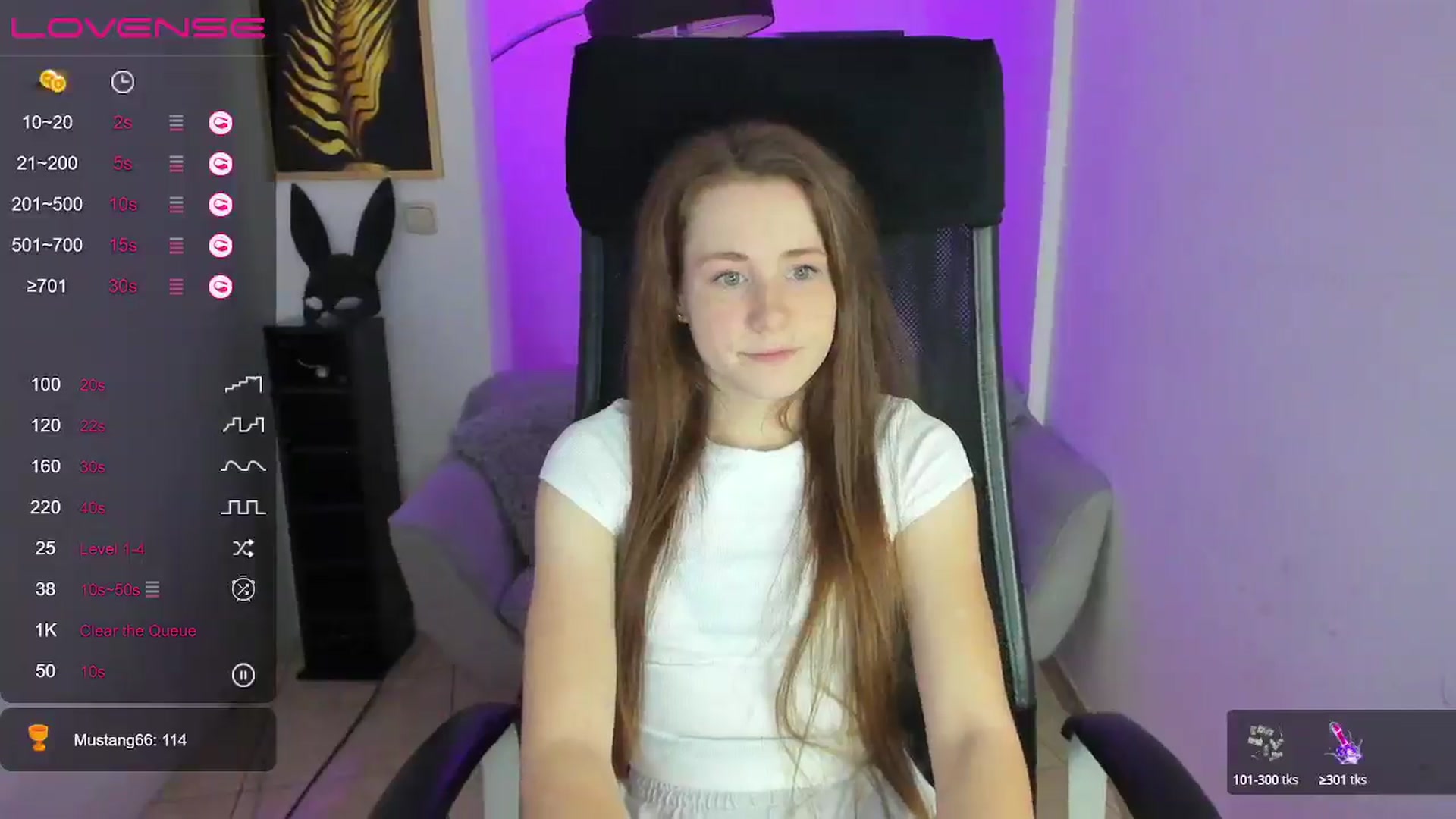 Gallery image thumbnail from Moonshinee's myfreecams stream on, 12/13/2024, 14:31 image 7 of 20