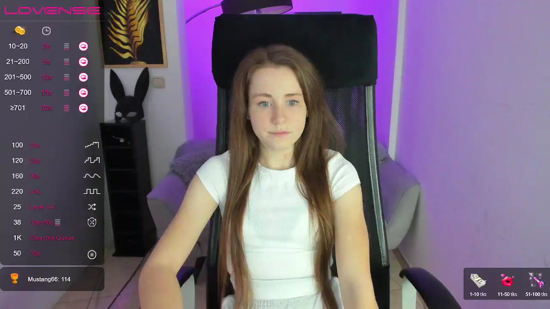 Gallery image thumbnail from Moonshinee's myfreecams stream on, 12/13/2024, 14:31 image 8 of 20