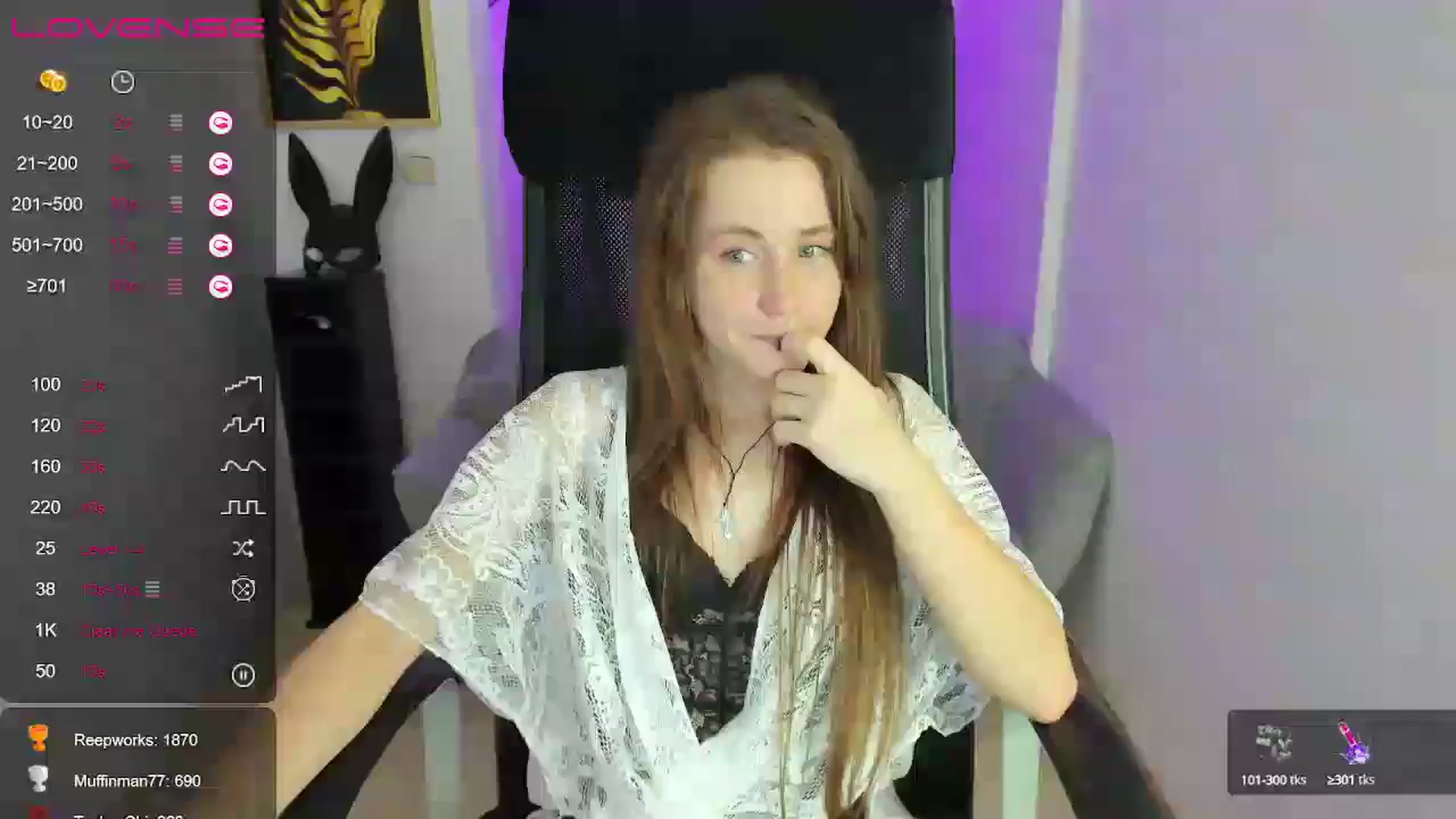 Gallery image thumbnail from Moonshinee's myfreecams stream on, 12/14/2024, 19:08 image 19 of 20