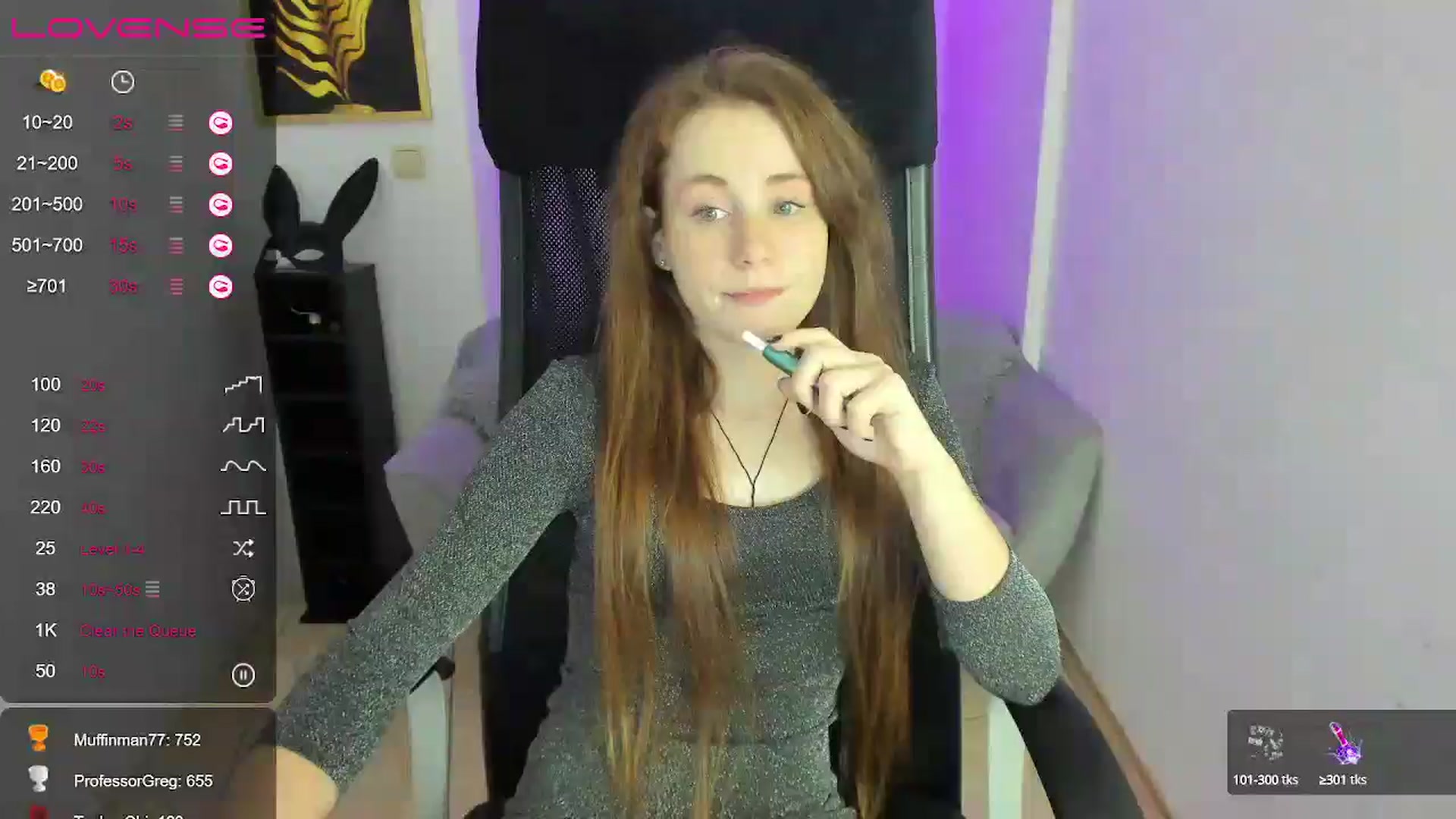 Gallery image thumbnail from Moonshinee's myfreecams stream on, 12/15/2024, 17:32 image 6 of 20