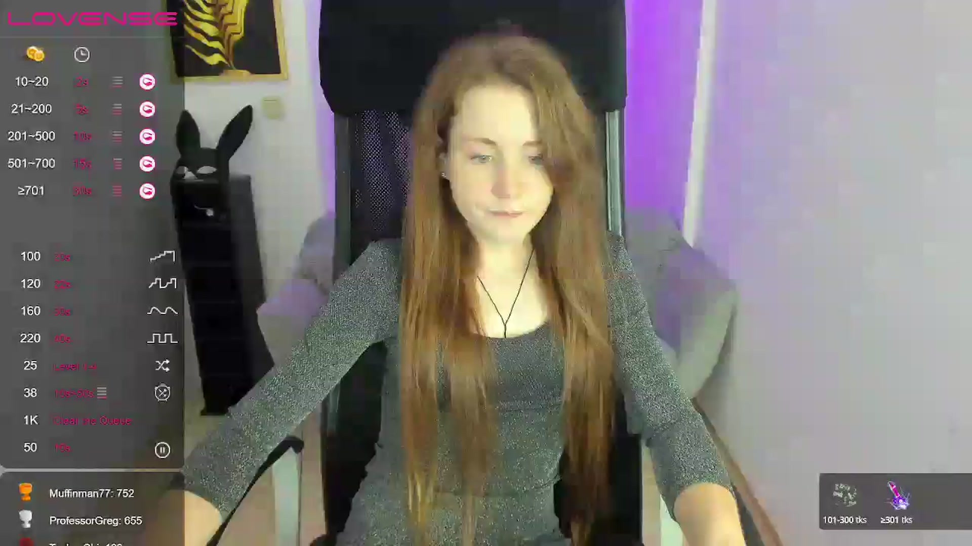 Gallery image thumbnail from Moonshinee's myfreecams stream on, 12/15/2024, 17:32 image 7 of 20