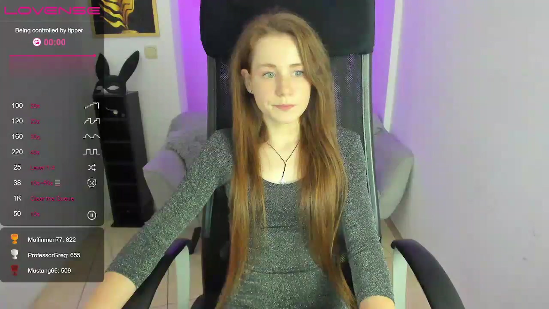 Gallery image thumbnail from Moonshinee's myfreecams stream on, 12/15/2024, 21:06 image 17 of 20