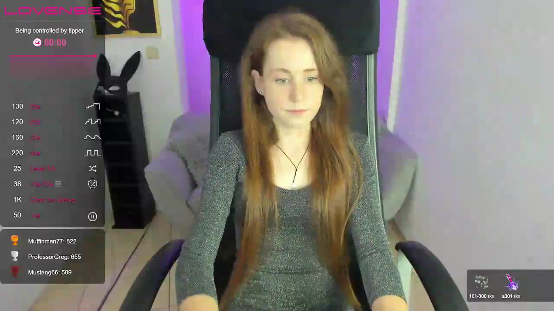 Gallery image thumbnail from Moonshinee's myfreecams stream on, 12/15/2024, 21:06 image 16 of 20