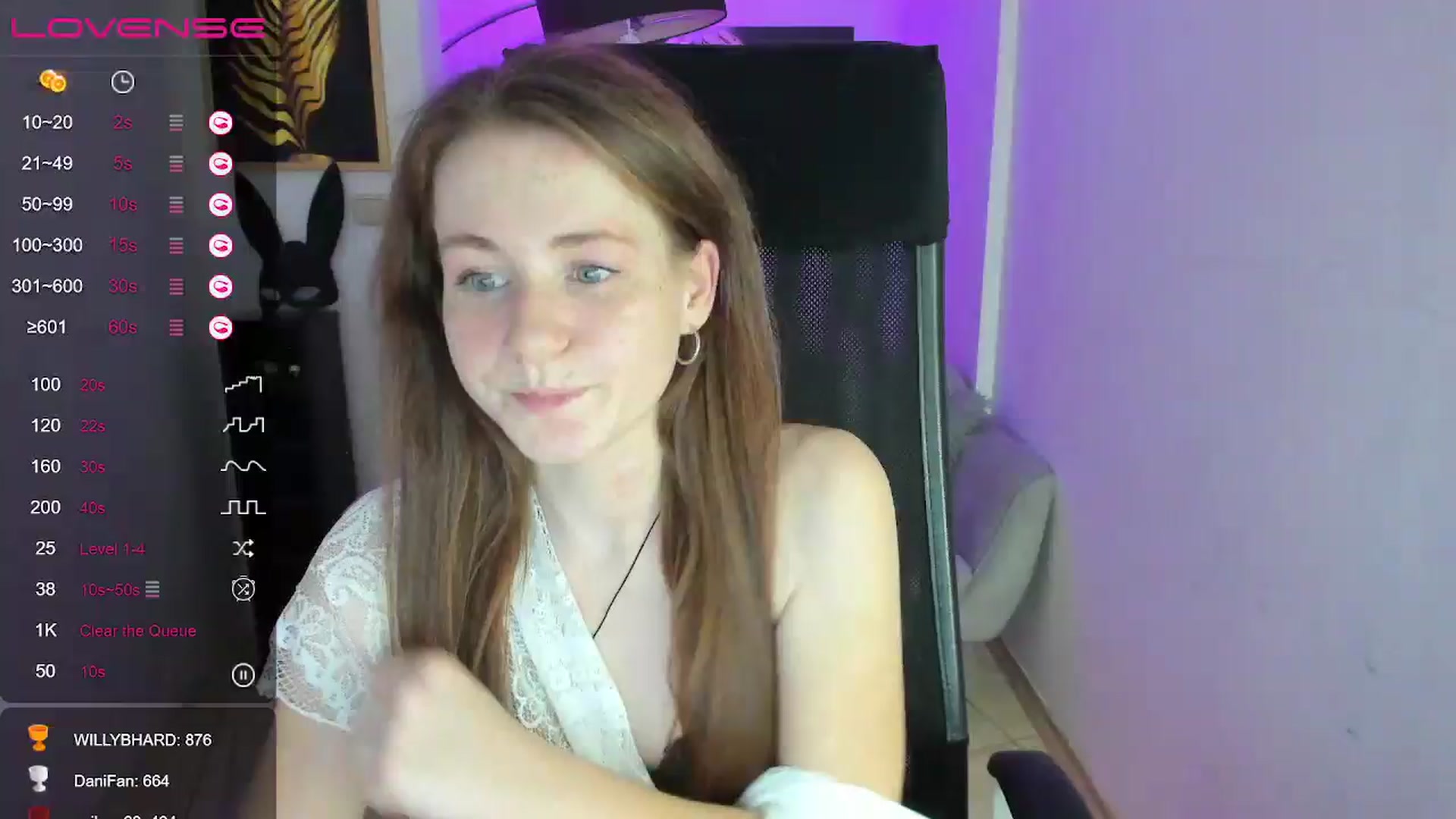 Gallery image thumbnail from Moonshinee's myfreecams stream on, 01/02/2025, 18:18 image 17 of 20