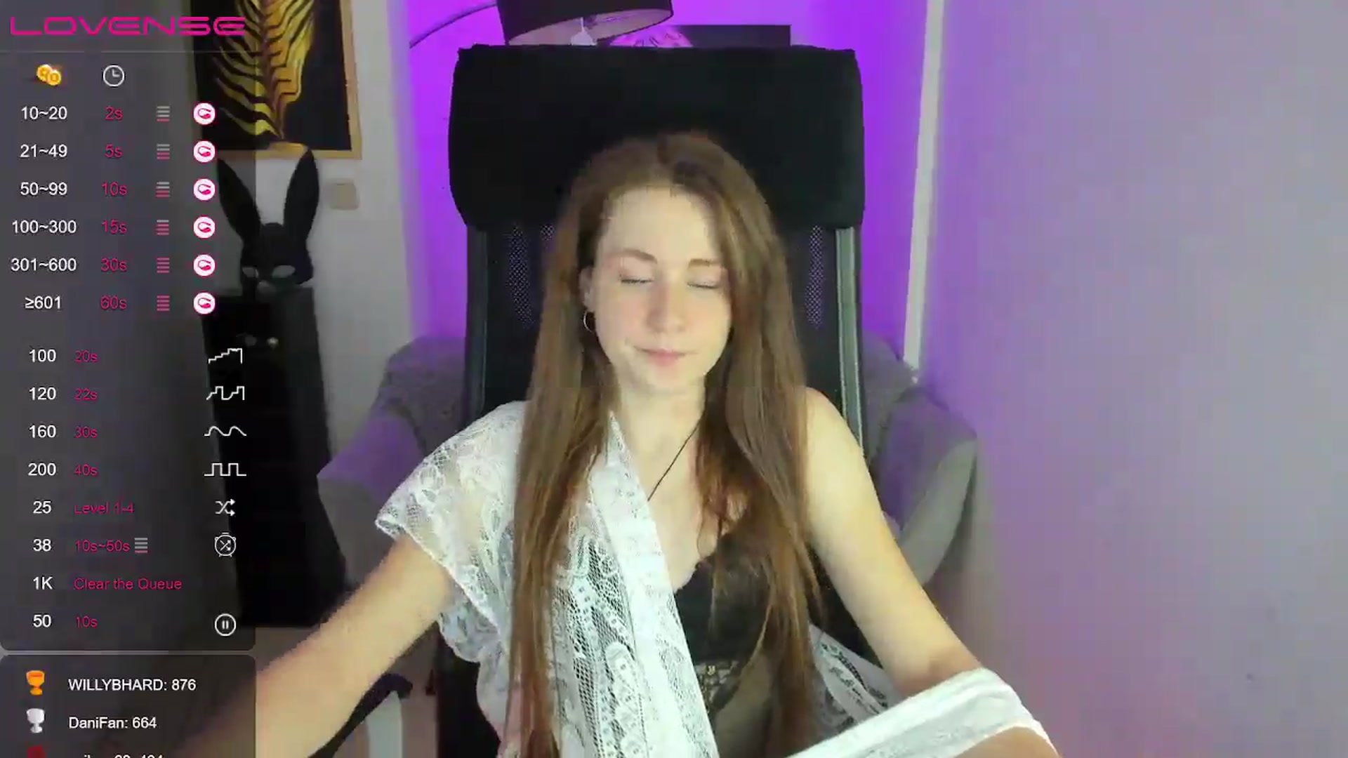 Gallery image thumbnail from Moonshinee's myfreecams stream on, 01/02/2025, 18:18 image 18 of 20