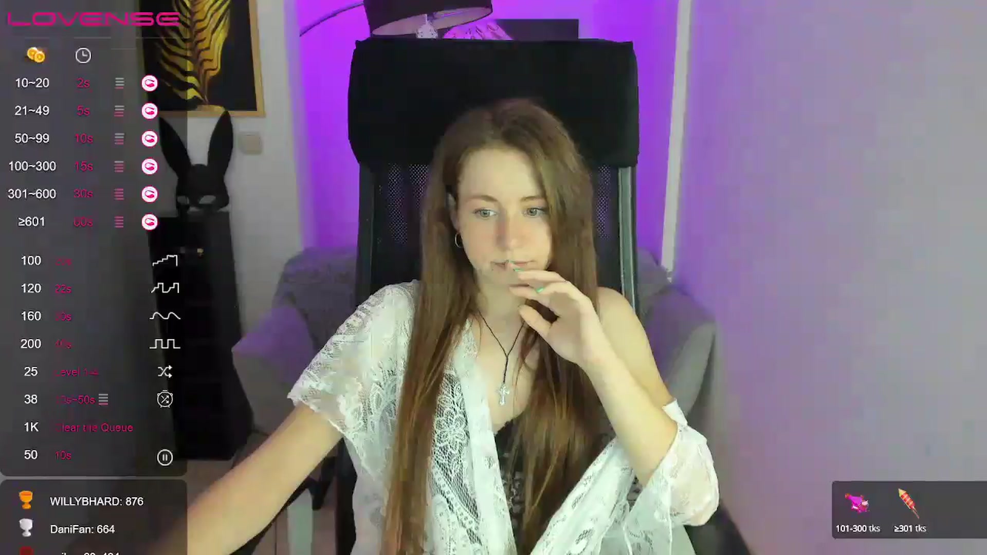 Gallery image thumbnail from Moonshinee's myfreecams stream on, 01/02/2025, 18:18 image 9 of 20