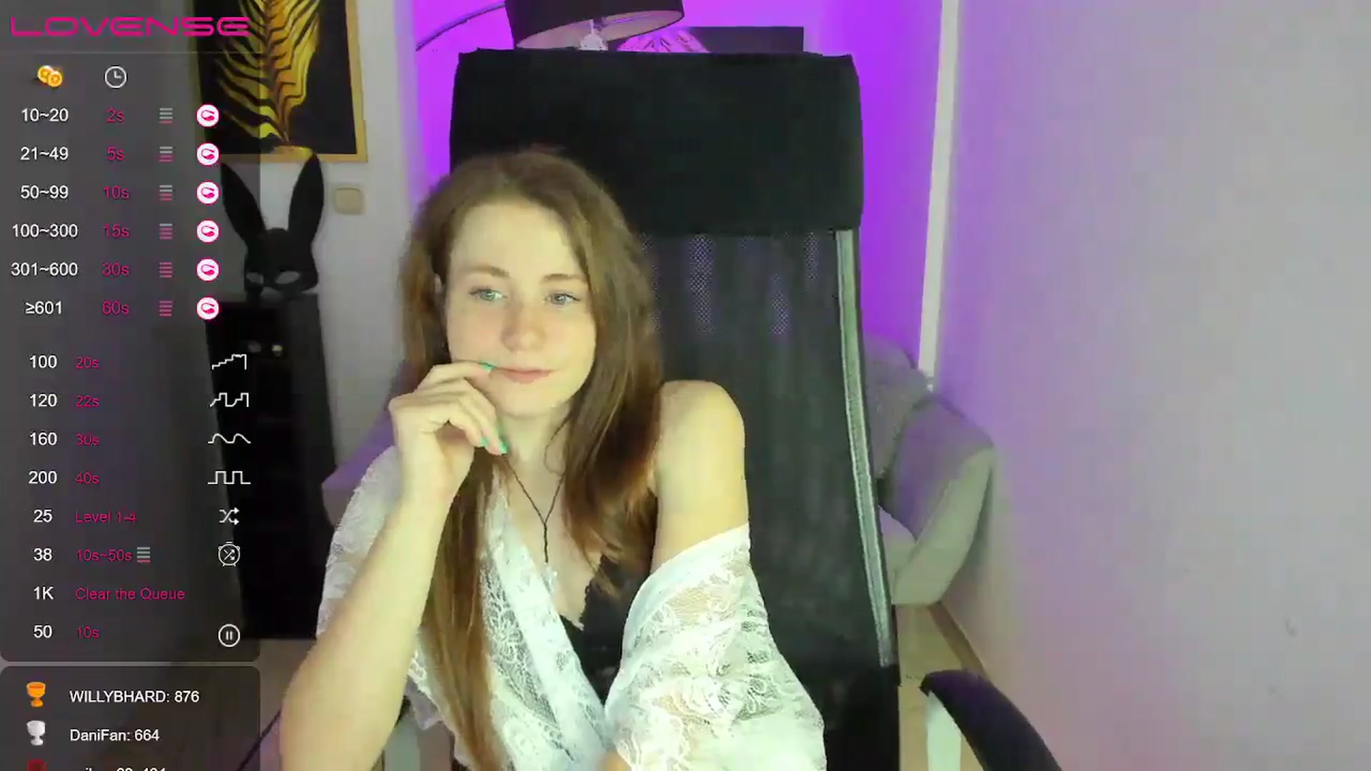 Gallery image thumbnail from Moonshinee's myfreecams stream on, 01/02/2025, 18:18 image 8 of 20