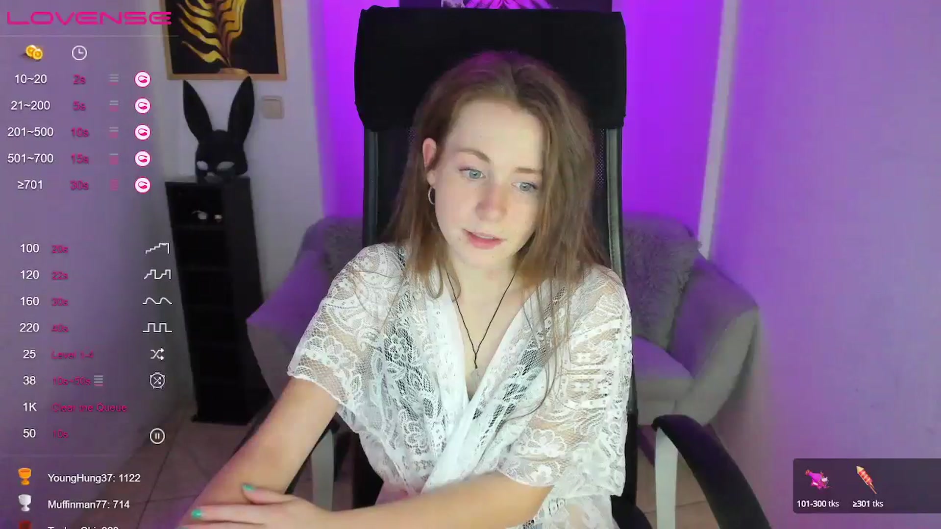 Gallery image thumbnail from Moonshinee's myfreecams stream on, 01/08/2025, 20:26 image 11 of 20