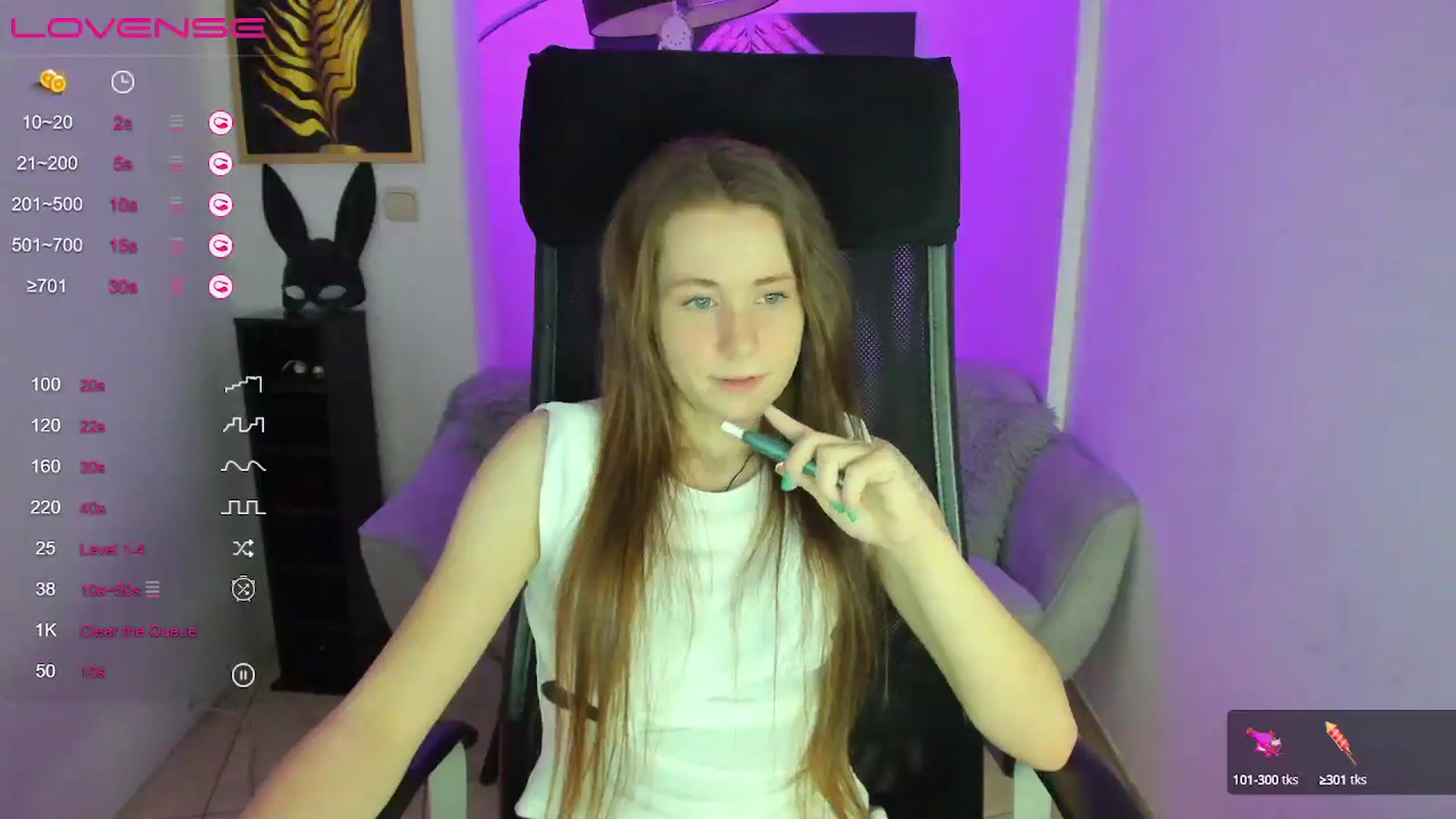 Gallery image thumbnail from Moonshinee's myfreecams stream on, 01/10/2025, 14:36 image 4 of 20