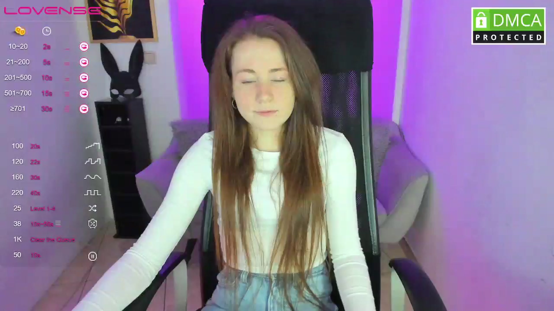 Gallery image thumbnail from Moonshinee's myfreecams stream on, 02/19/2025, 13:39 image 1 of 20
