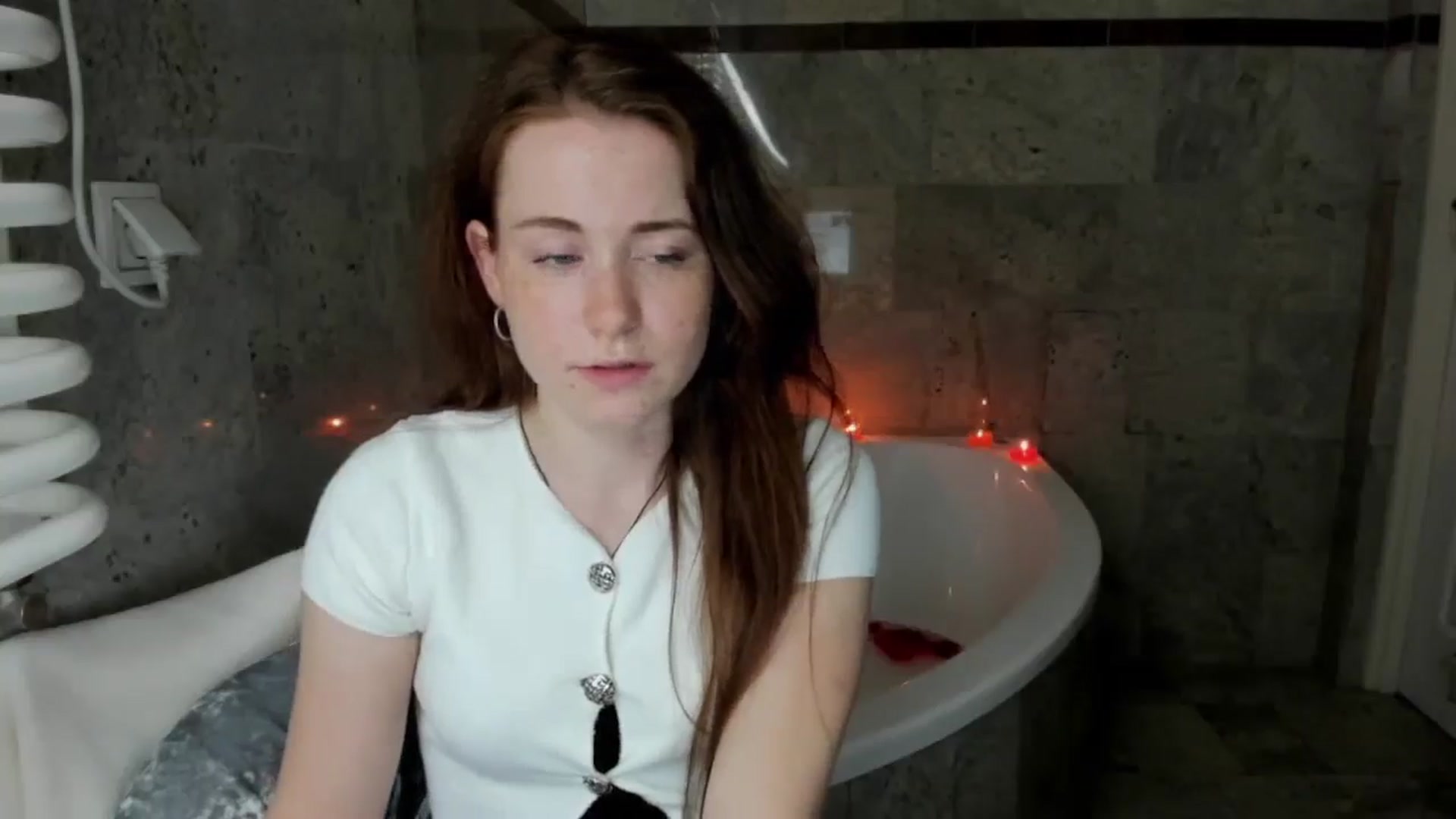 Gallery image thumbnail from Moonshinee's myfreecams stream on, 05/01/2025, 14:11 image 19 of 20