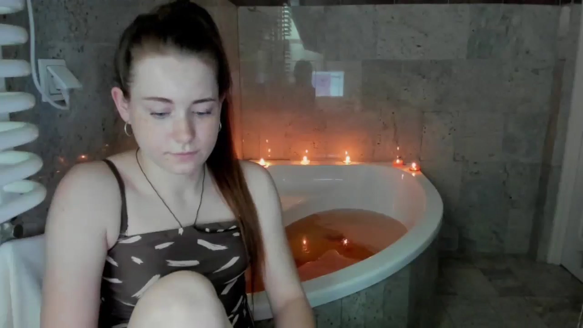 Gallery image thumbnail from Moonshinee's myfreecams stream on, 05/01/2025, 15:53 image 7 of 20