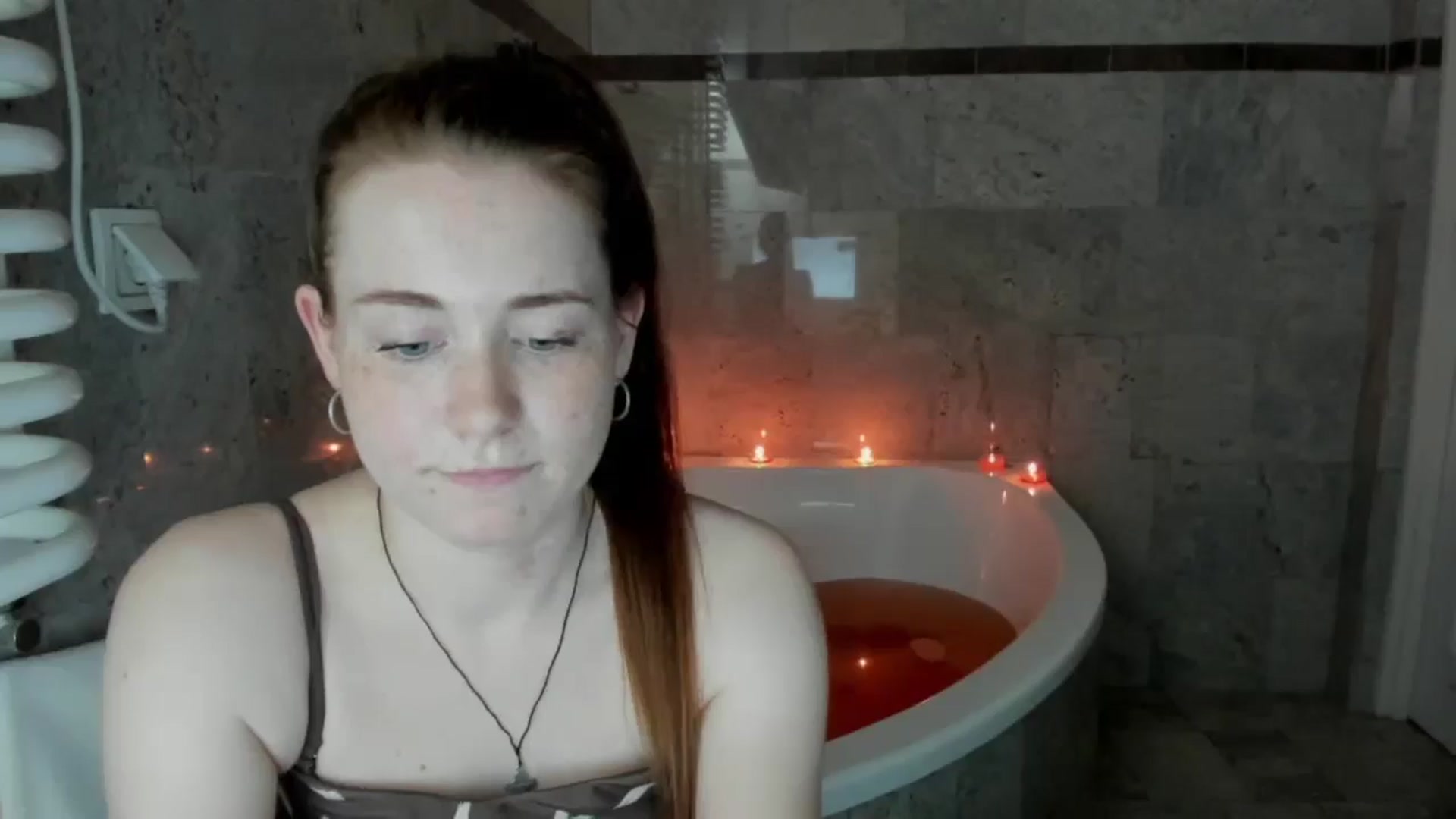 Gallery image thumbnail from Moonshinee's myfreecams stream on, 05/01/2025, 16:37 image 10 of 20